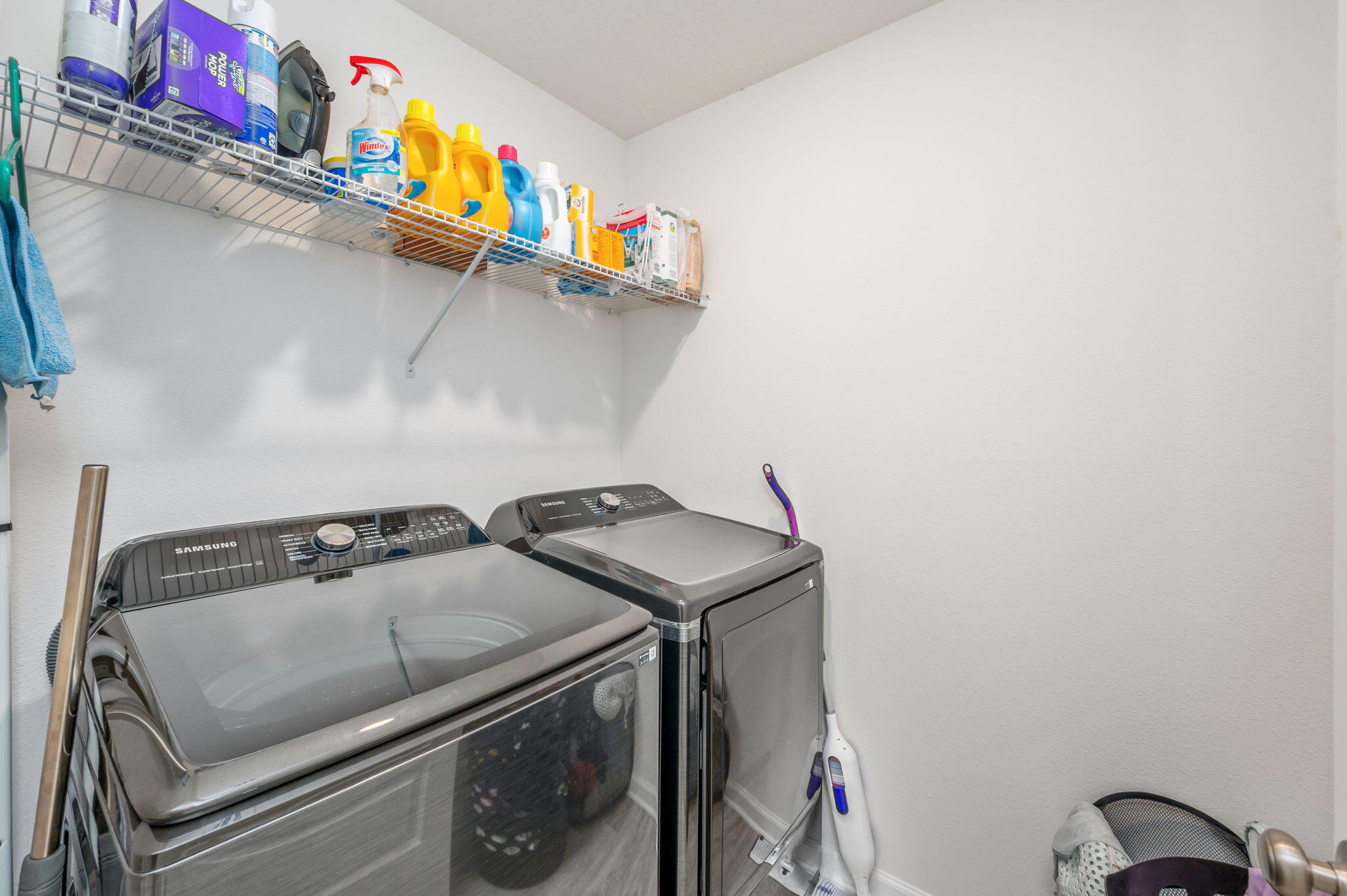 RIVERWALK PH I - Residential Lease