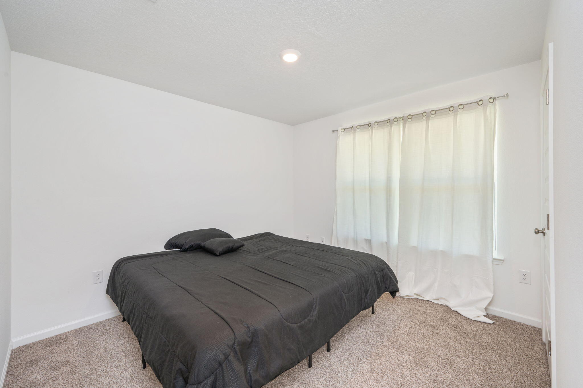 RIVERWALK PH I - Residential Lease