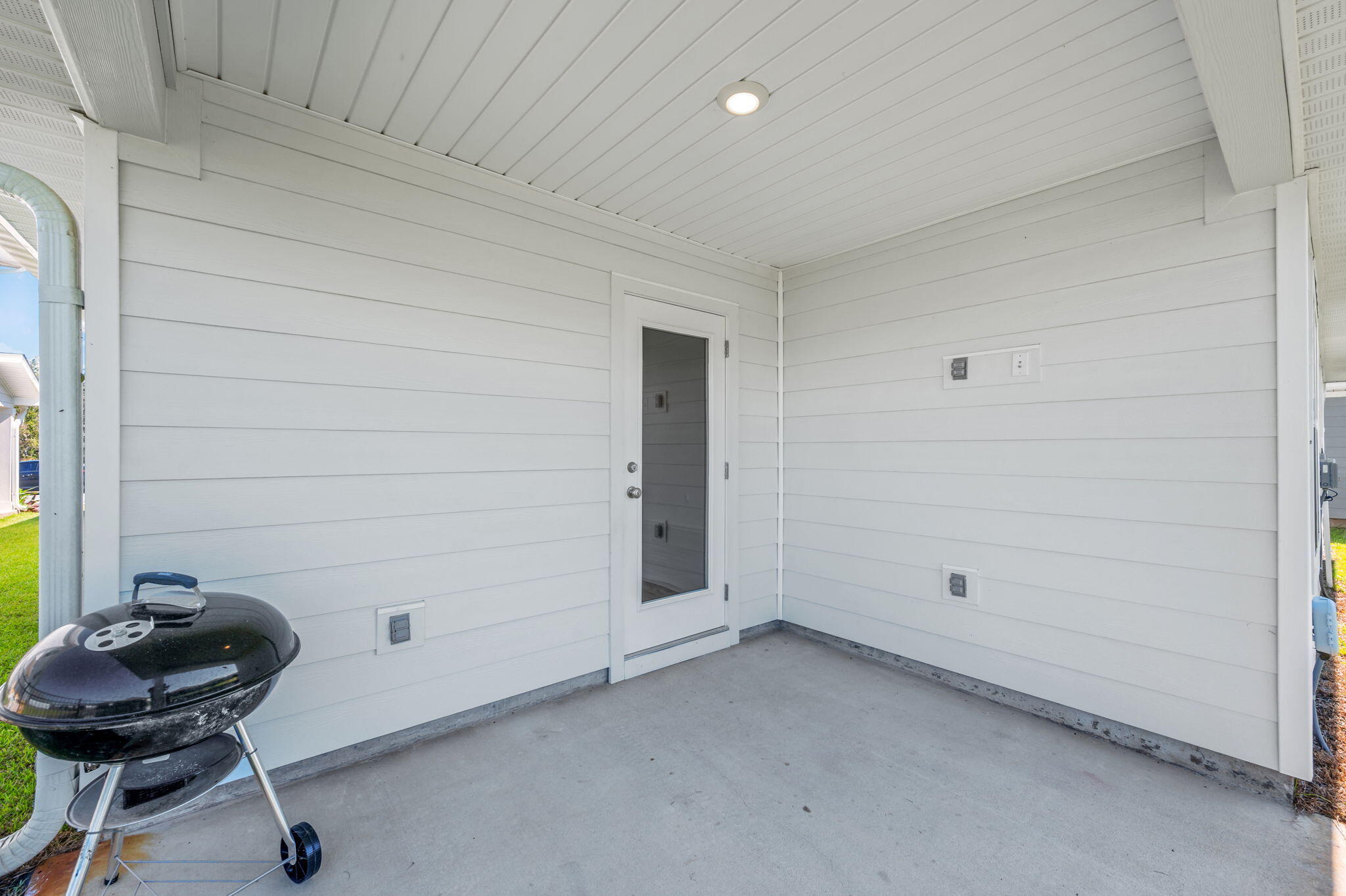 RIVERWALK PH I - Residential Lease