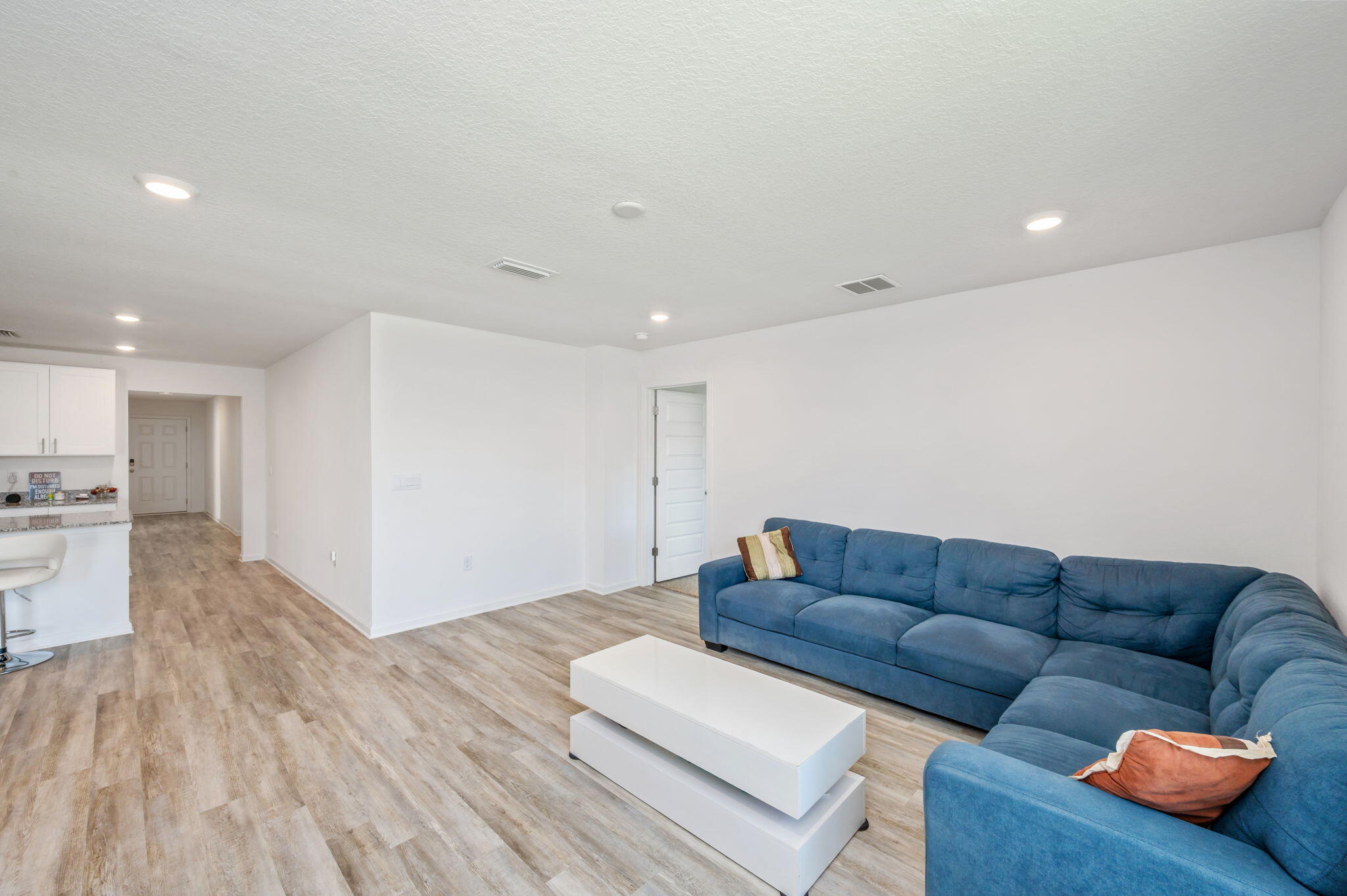 RIVERWALK PH I - Residential Lease