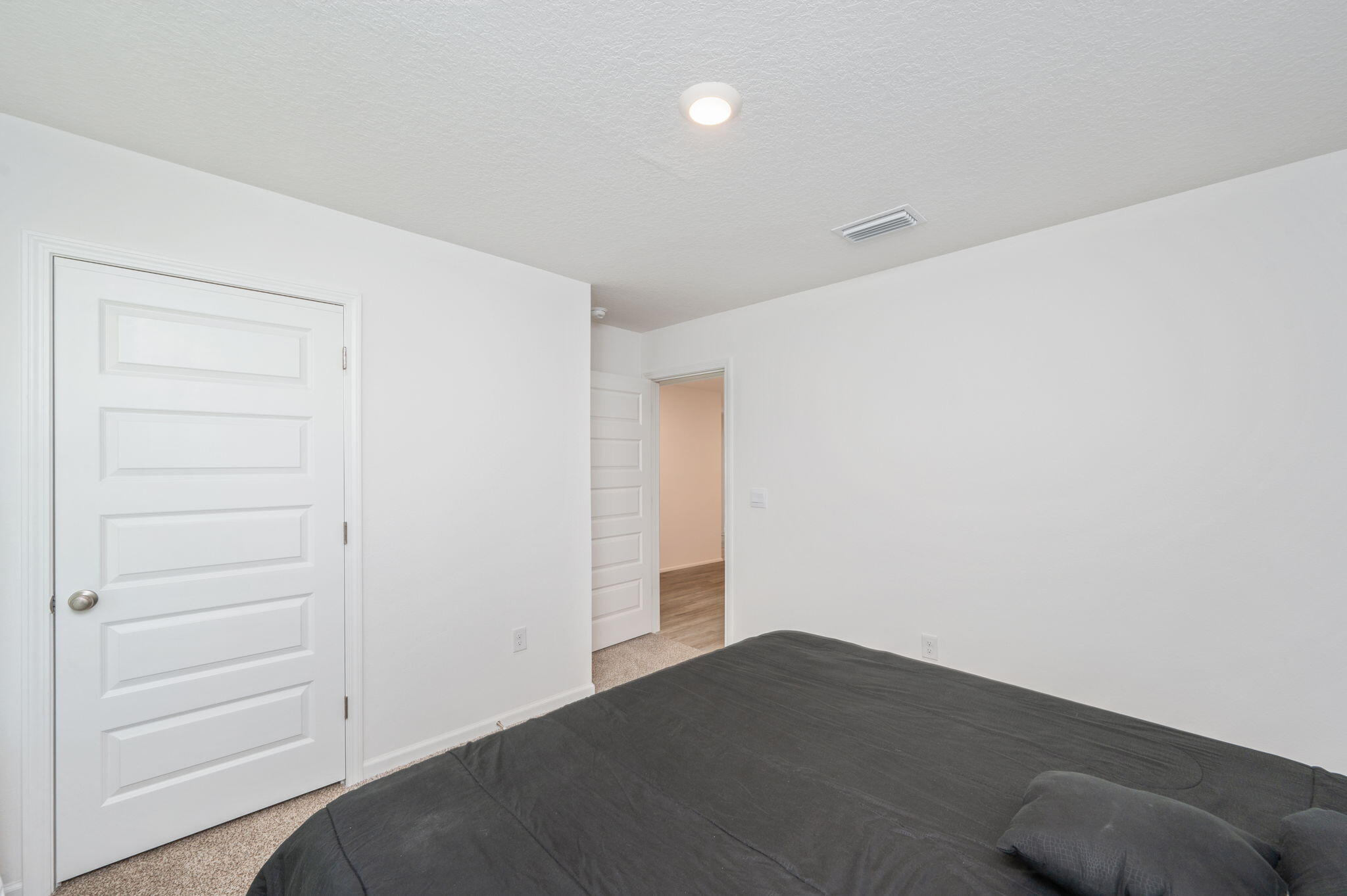 RIVERWALK PH I - Residential Lease