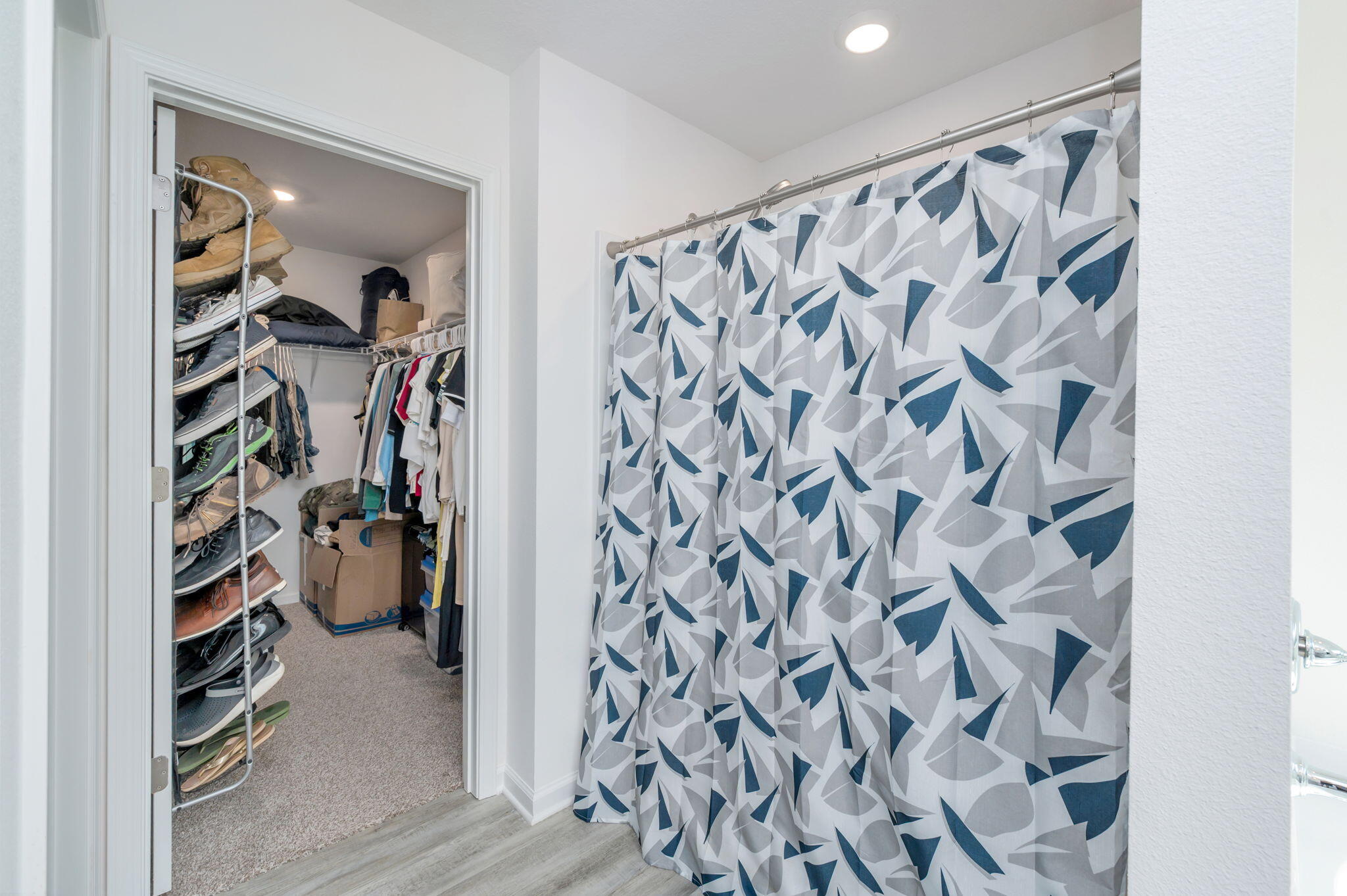 RIVERWALK PH I - Residential Lease