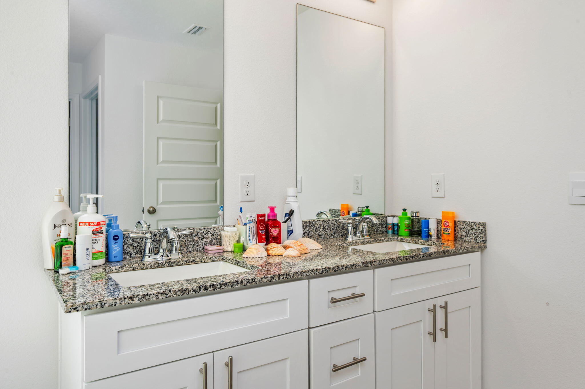 RIVERWALK PH I - Residential Lease