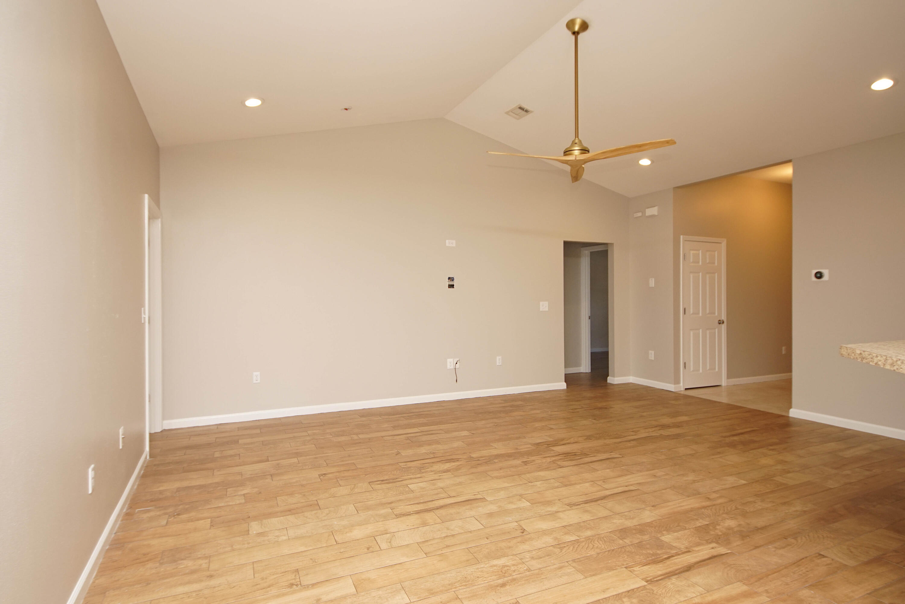 VALPARAISO P/C #6 LOT 8 BLK 114 - Residential Lease