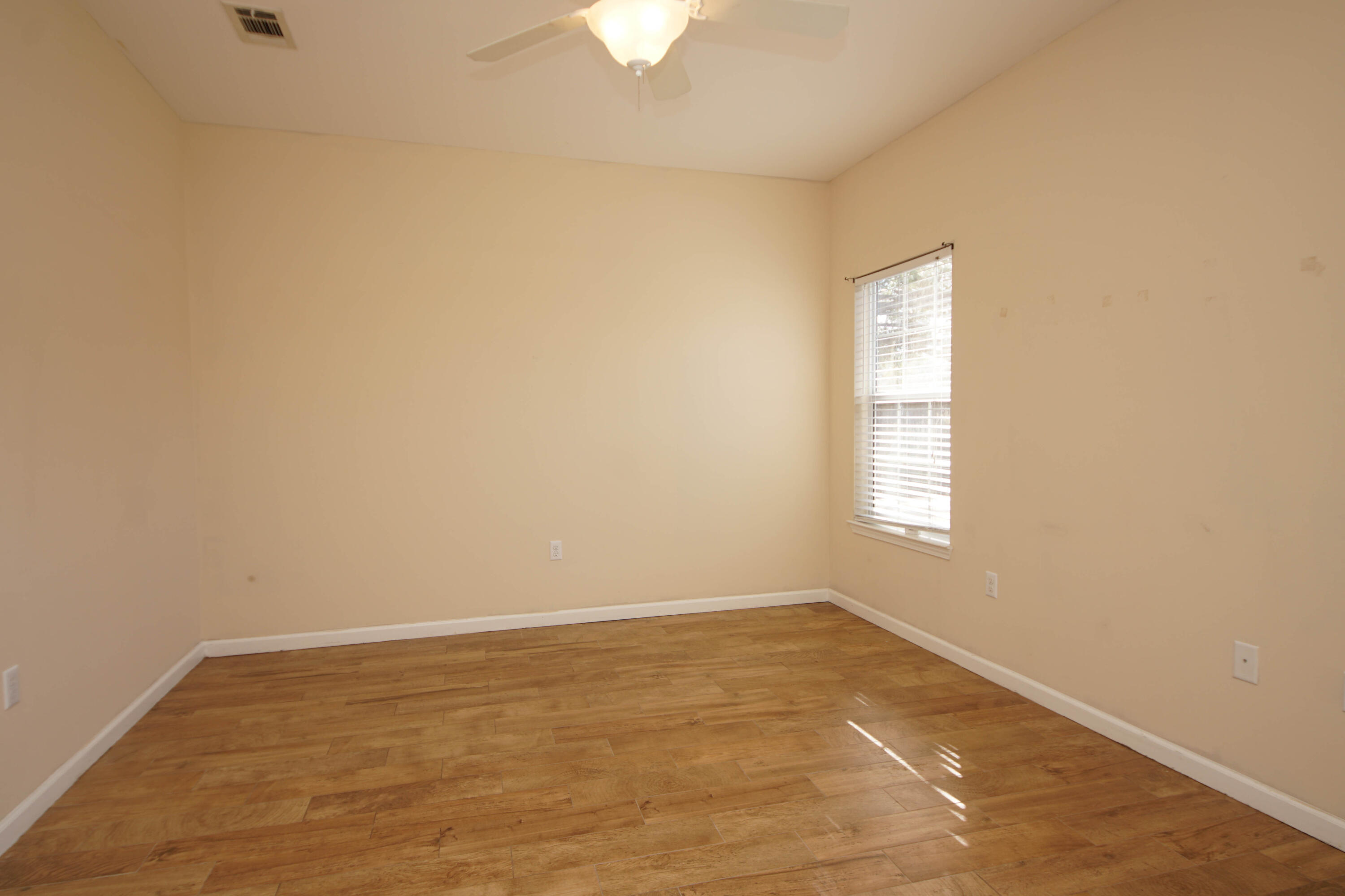 VALPARAISO P/C #6 LOT 8 BLK 114 - Residential Lease