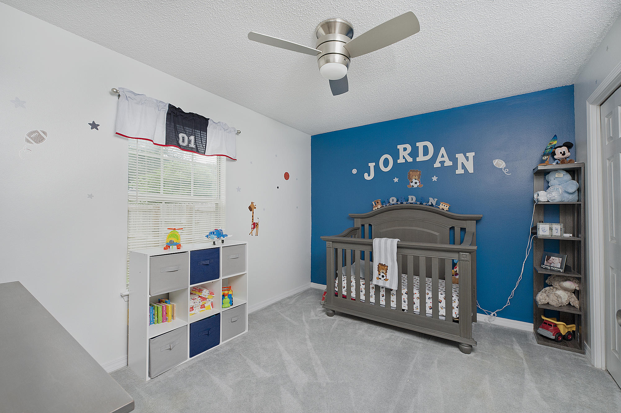 COUNTRY BREEZE EAST - Residential