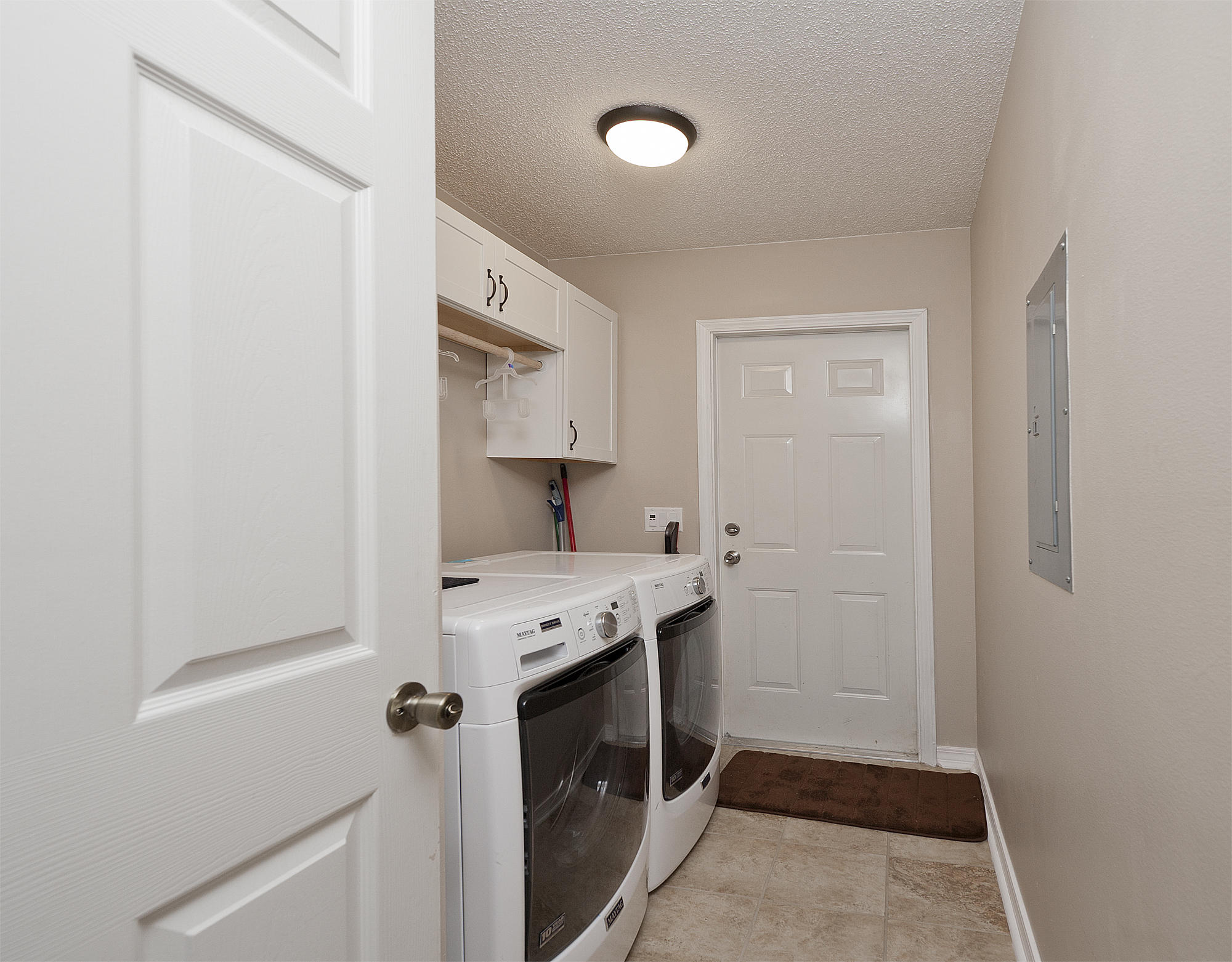 COUNTRY BREEZE EAST - Residential