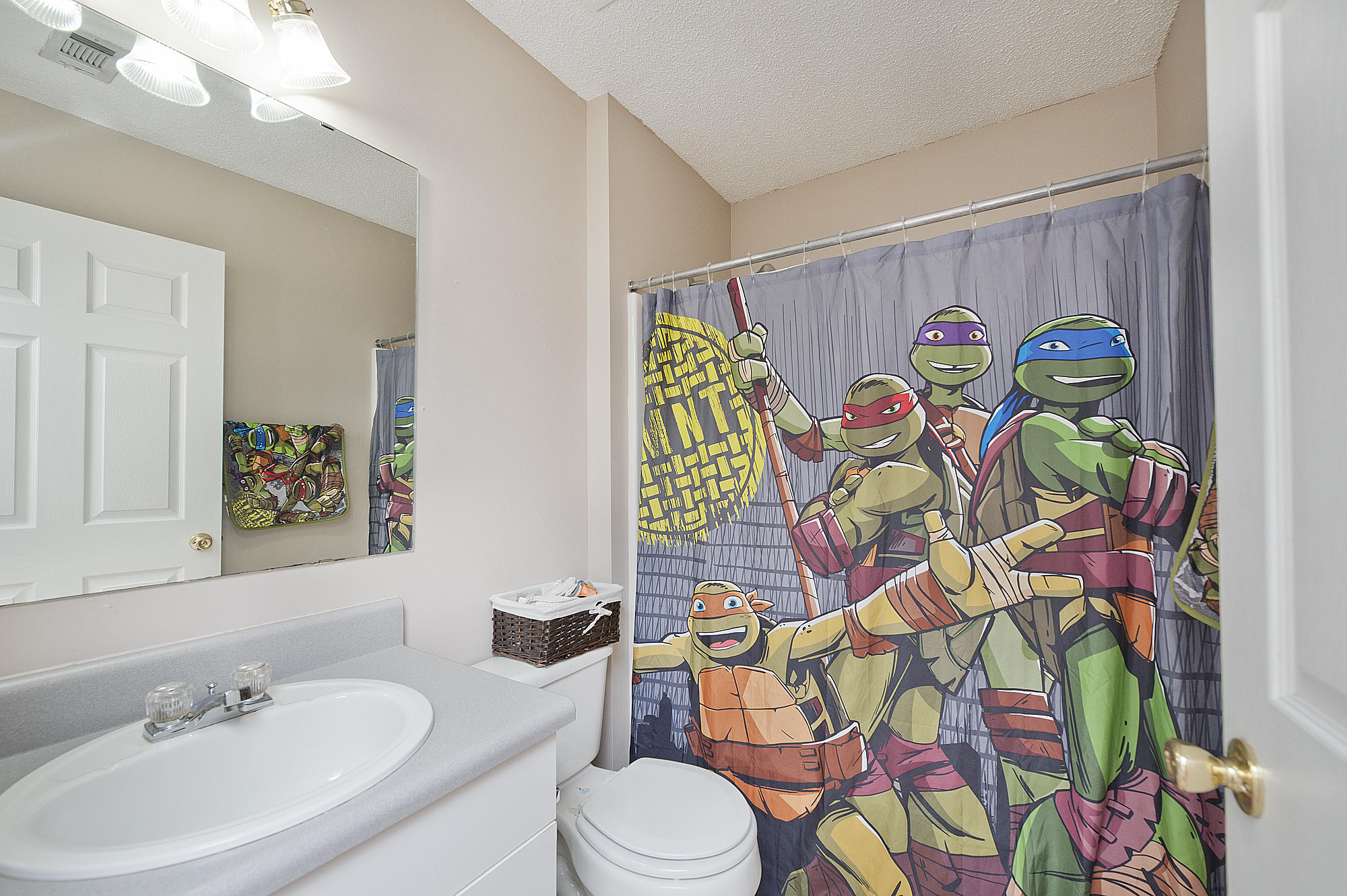 COUNTRY BREEZE EAST - Residential