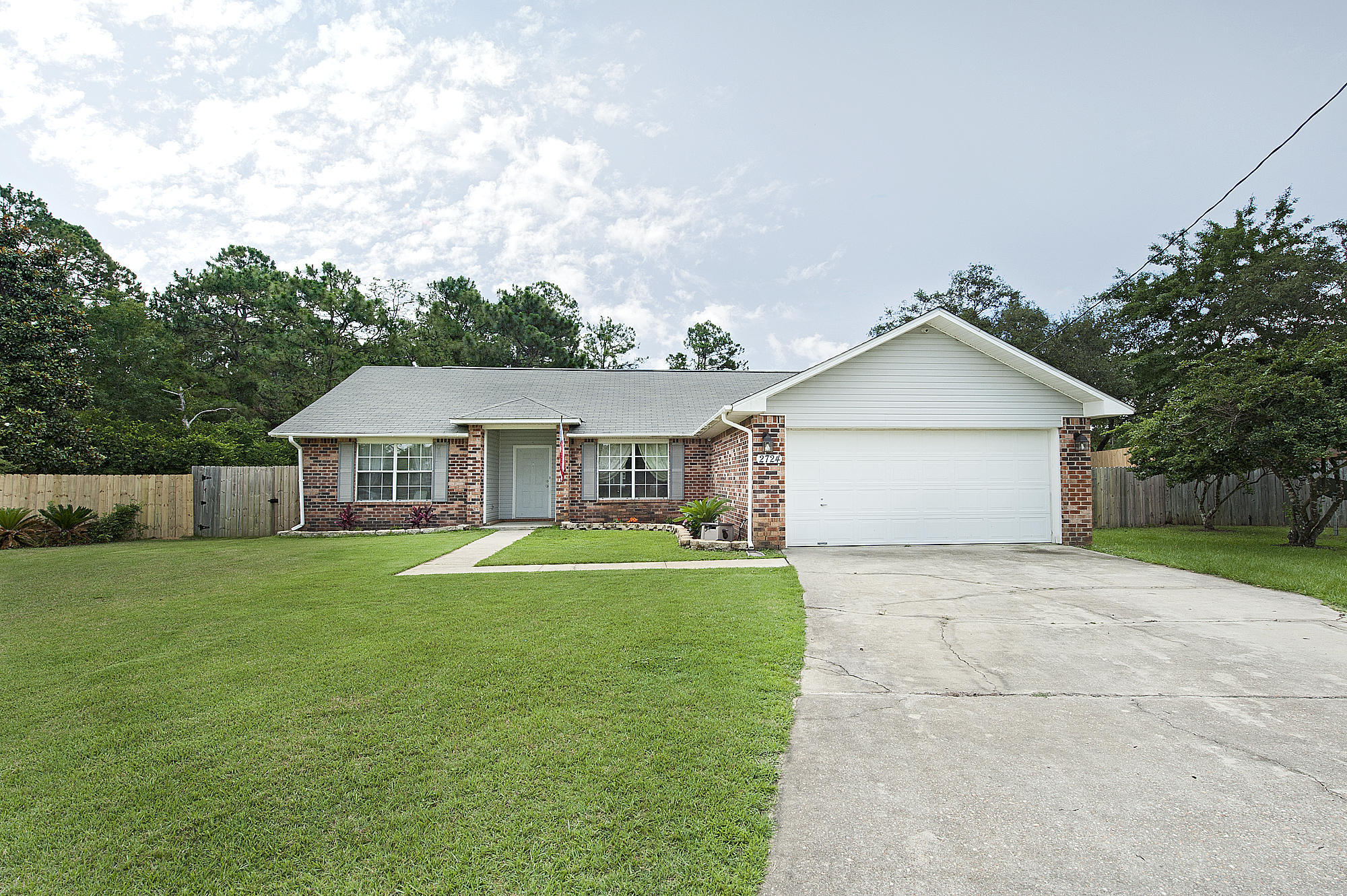 COUNTRY BREEZE EAST - Residential