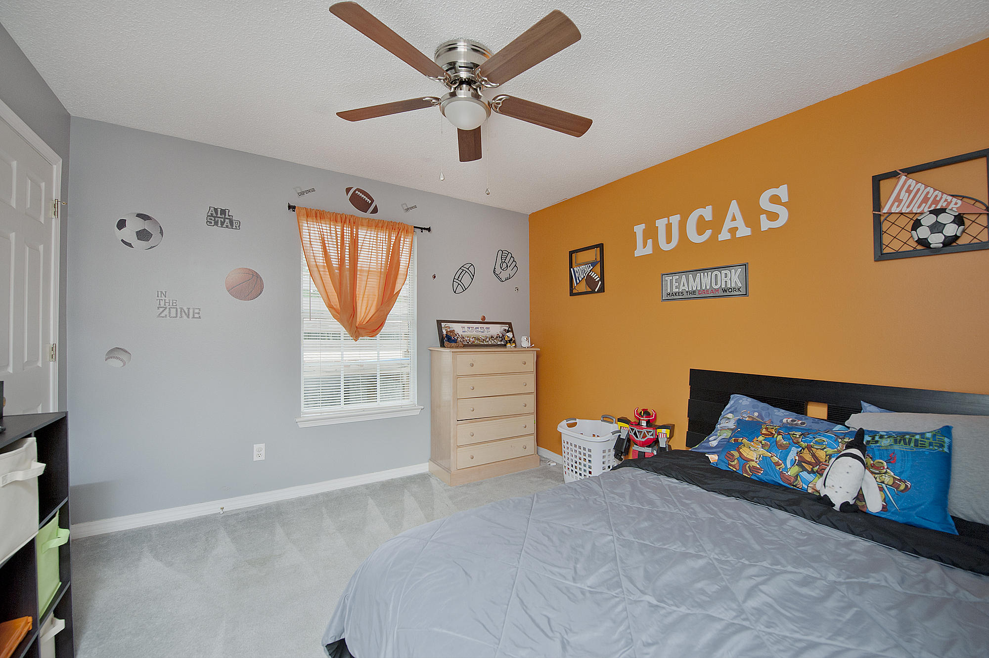 COUNTRY BREEZE EAST - Residential