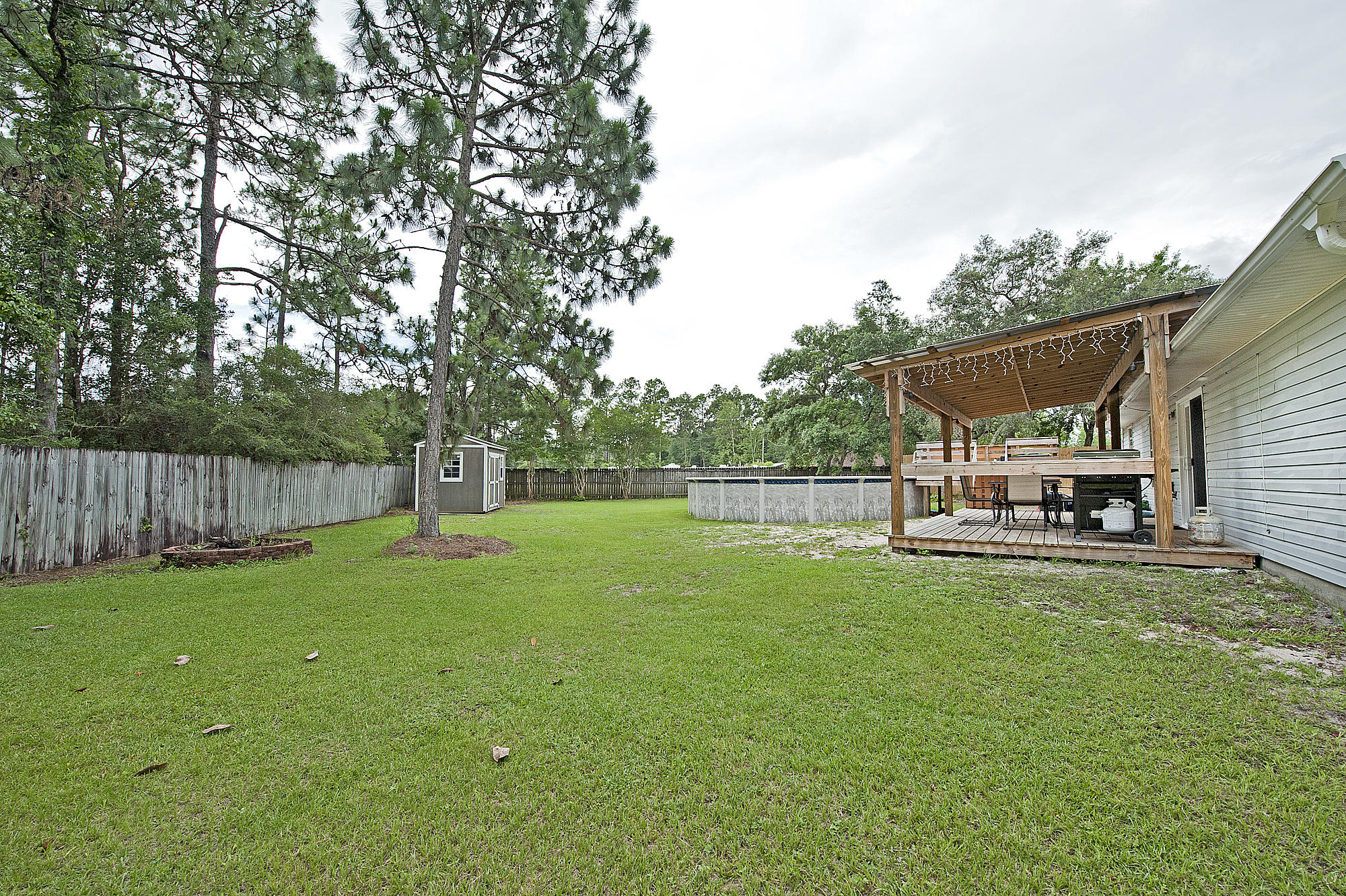 COUNTRY BREEZE EAST - Residential