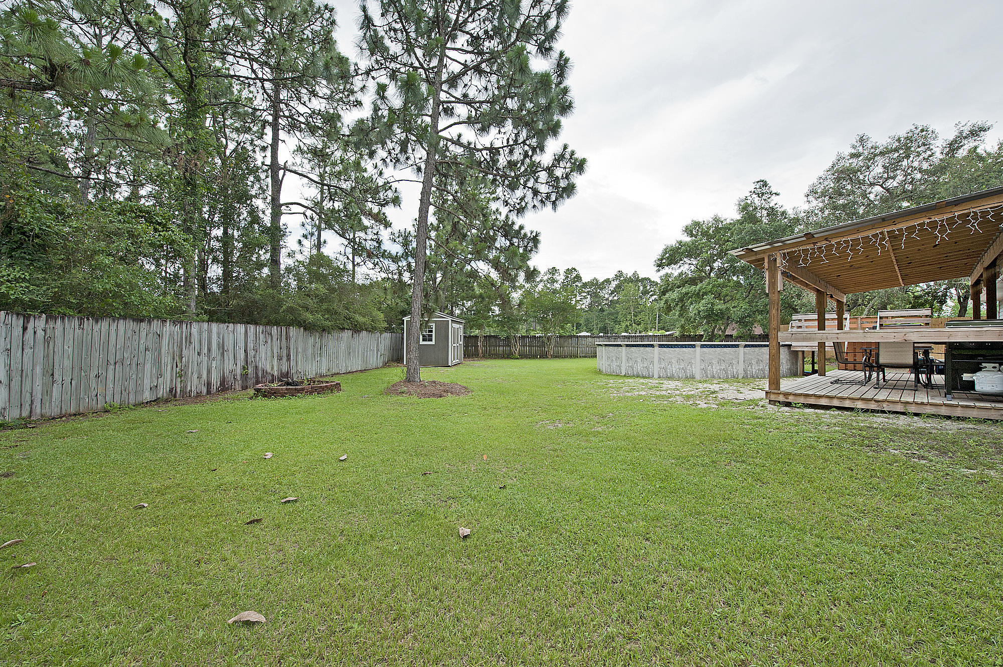 COUNTRY BREEZE EAST - Residential