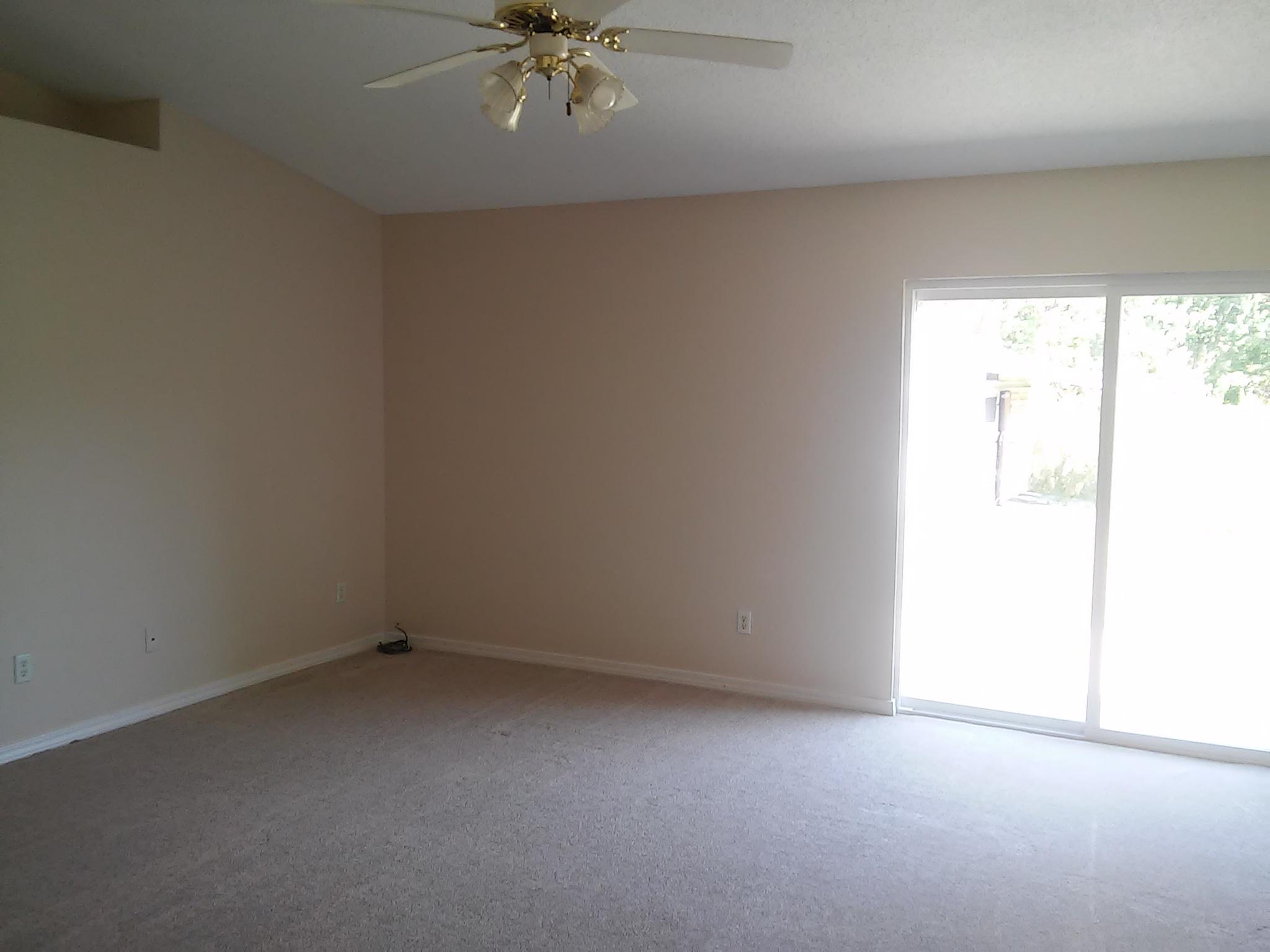 COUNTRY BREEZE EAST - Residential