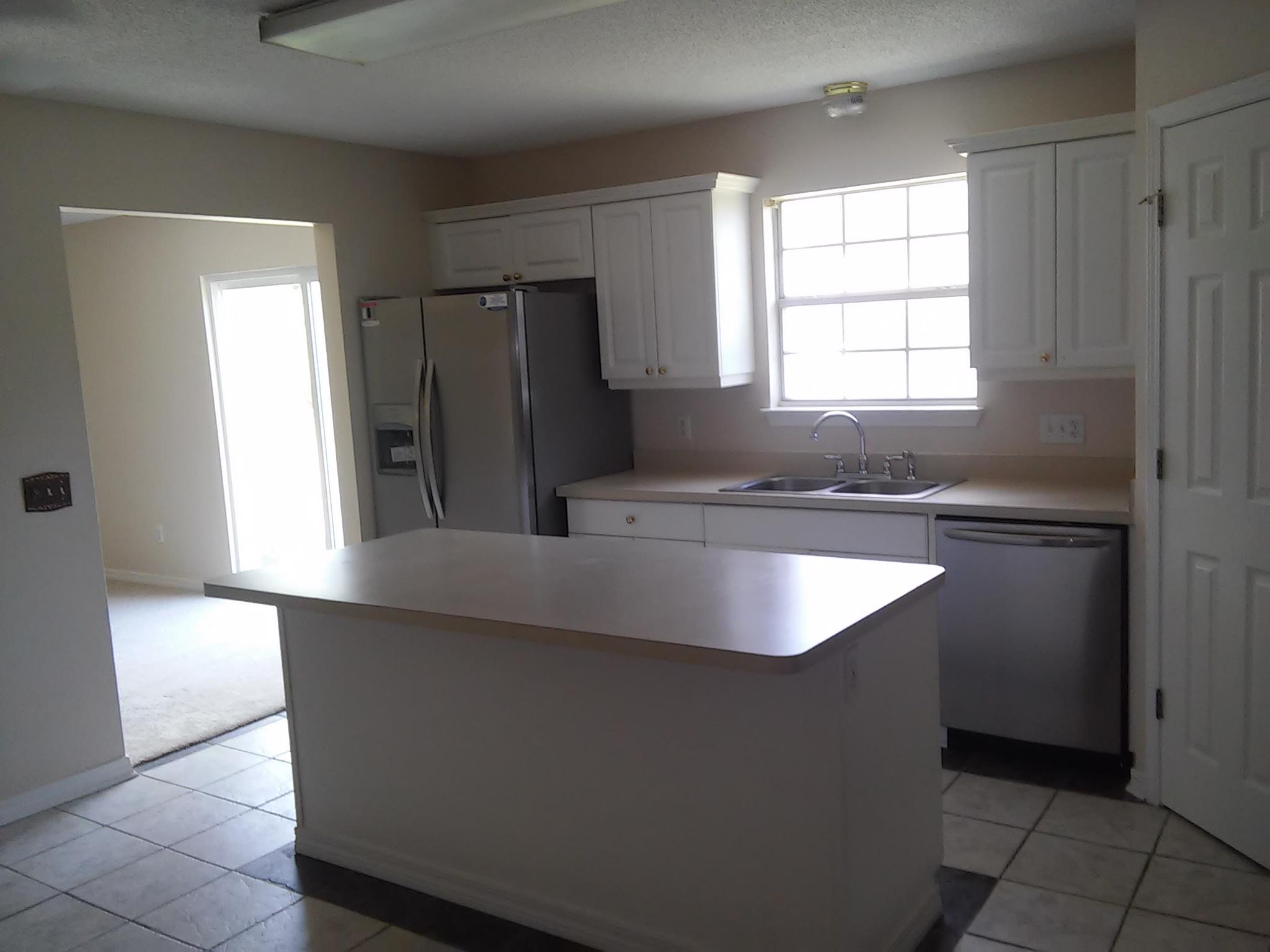 COUNTRY BREEZE EAST - Residential