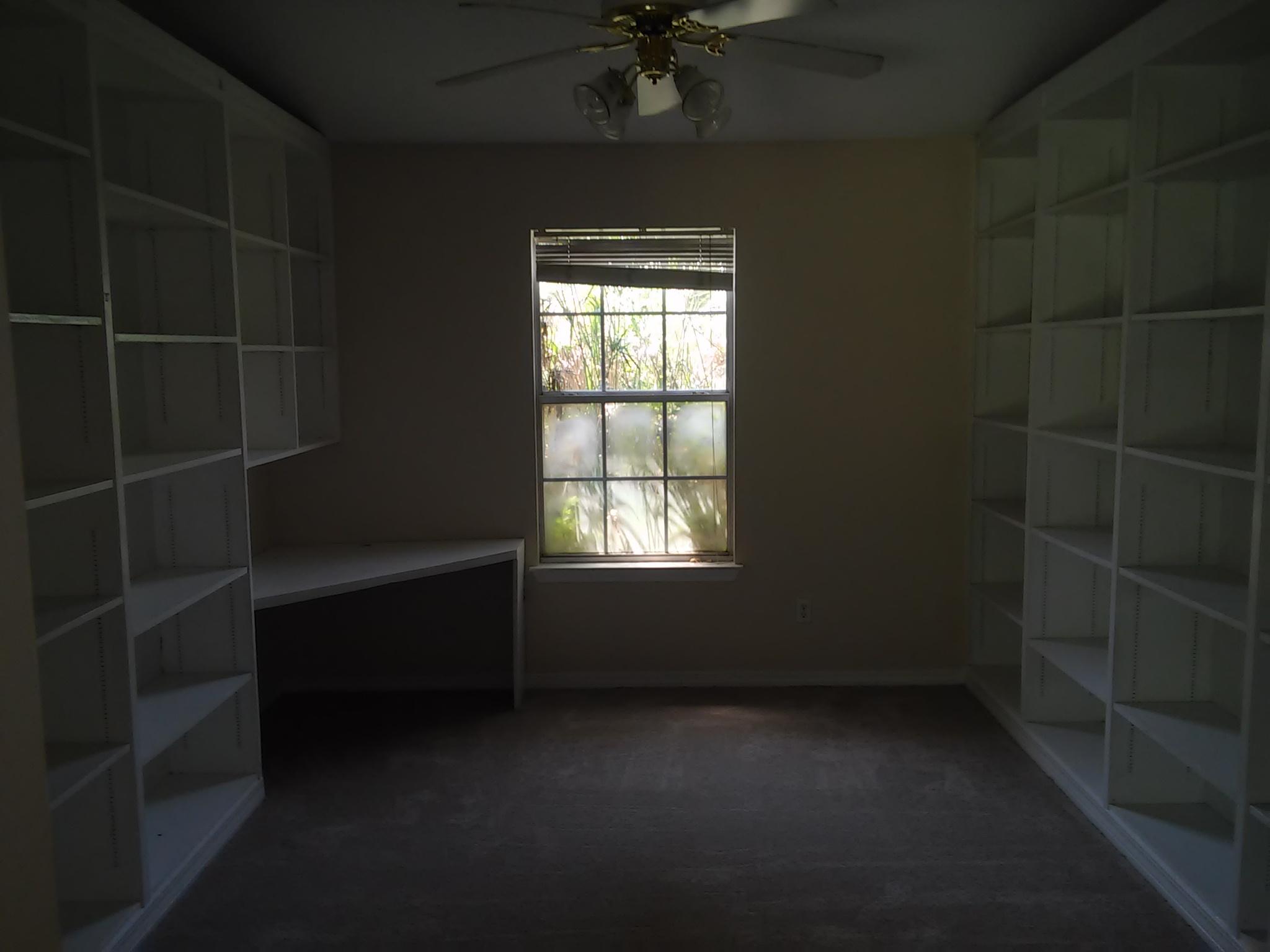 COUNTRY BREEZE EAST - Residential