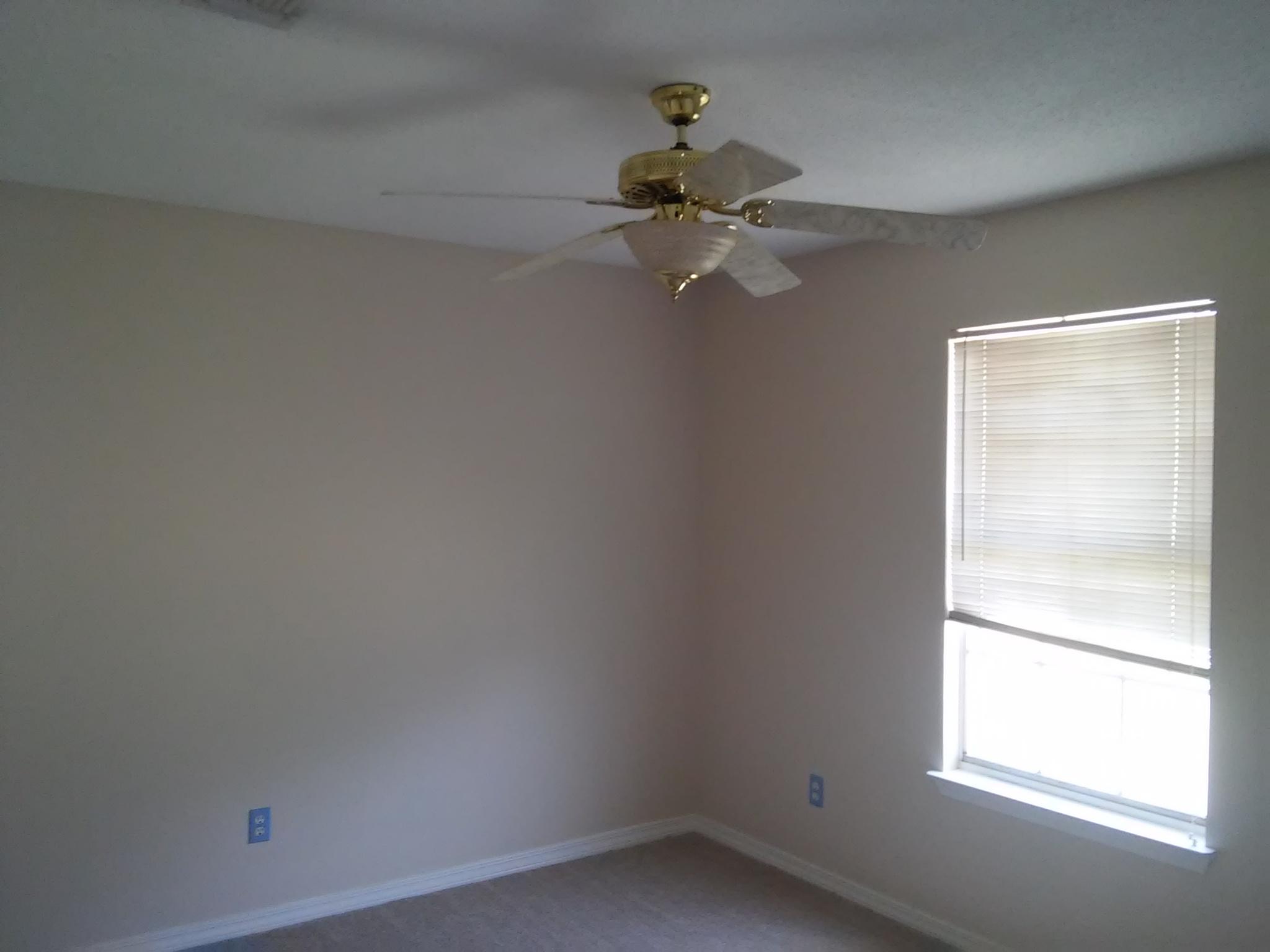 COUNTRY BREEZE EAST - Residential