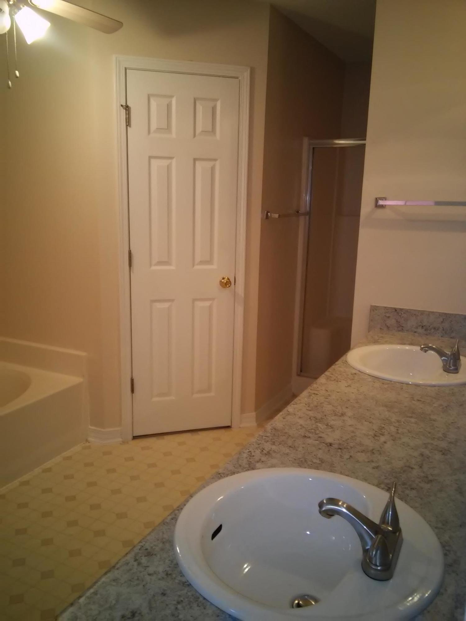 COUNTRY BREEZE EAST - Residential