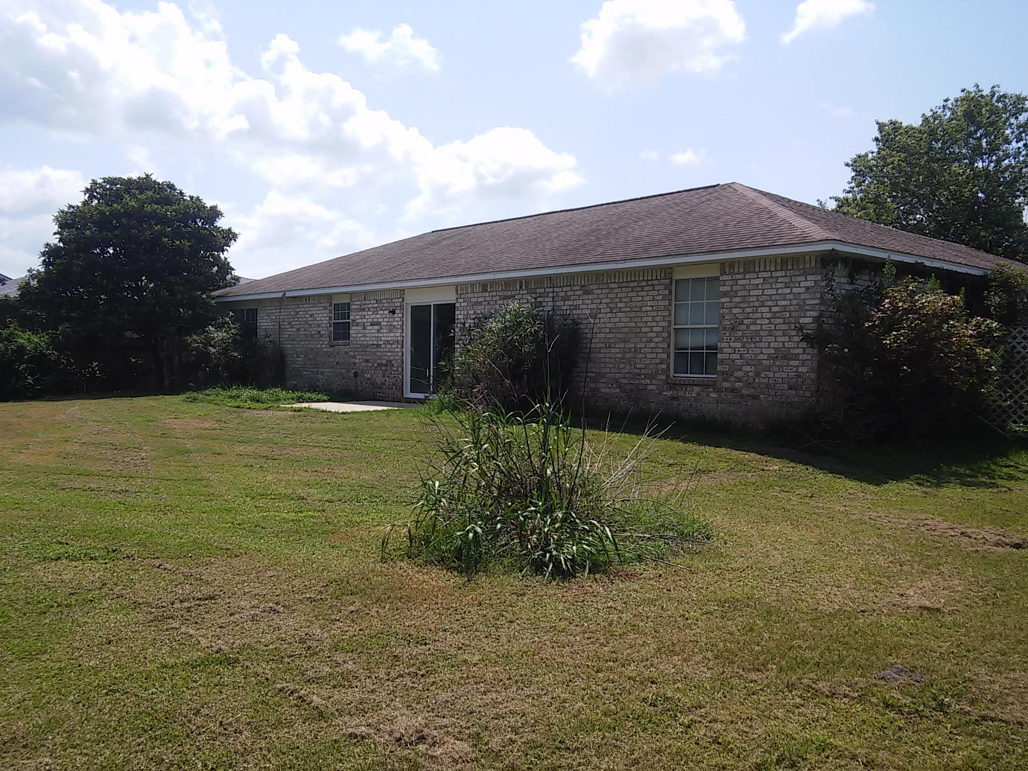 COUNTRY BREEZE EAST - Residential