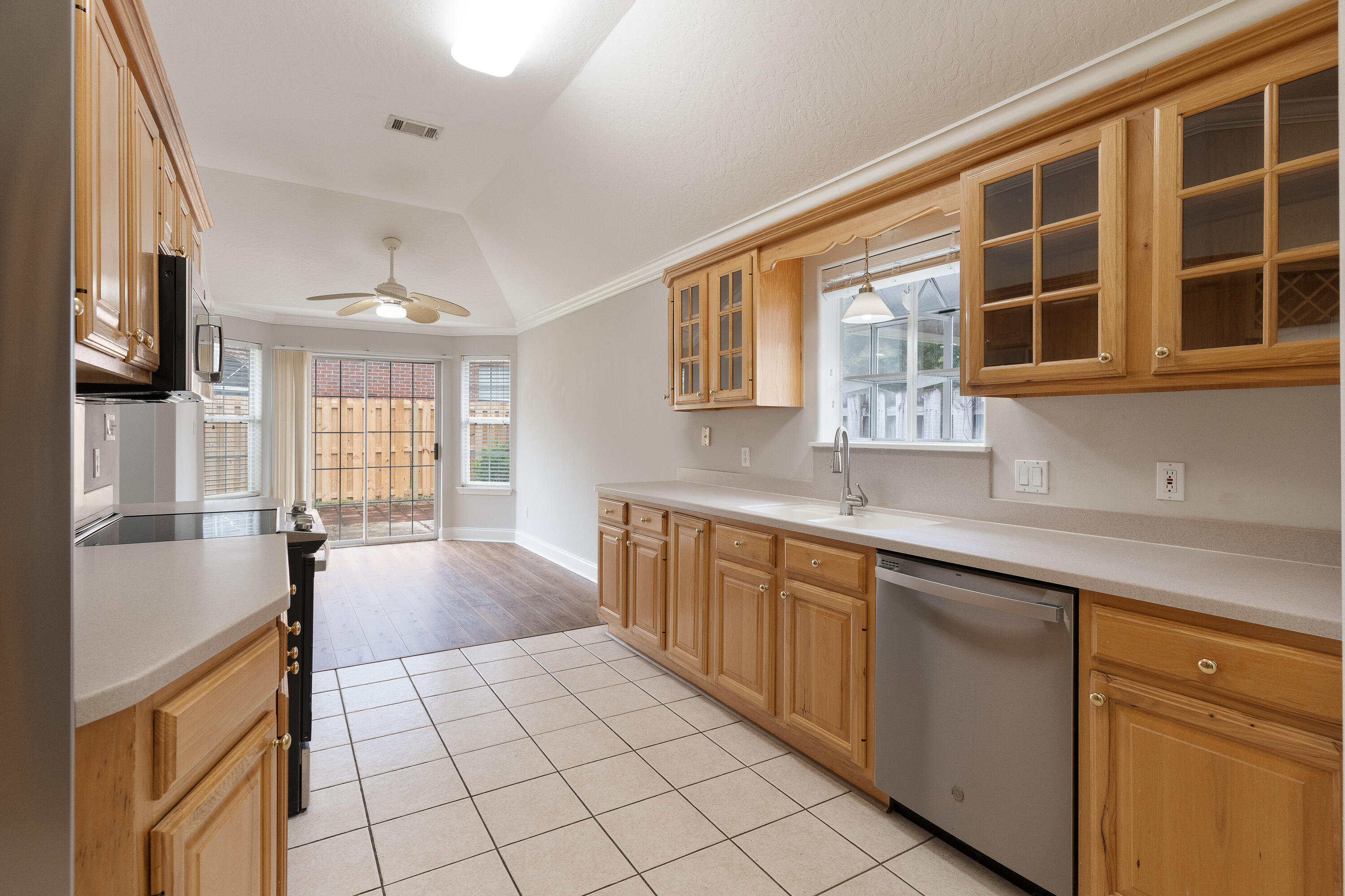 NORTH RIDGE CREEK S/D 1ST ADDN - Residential