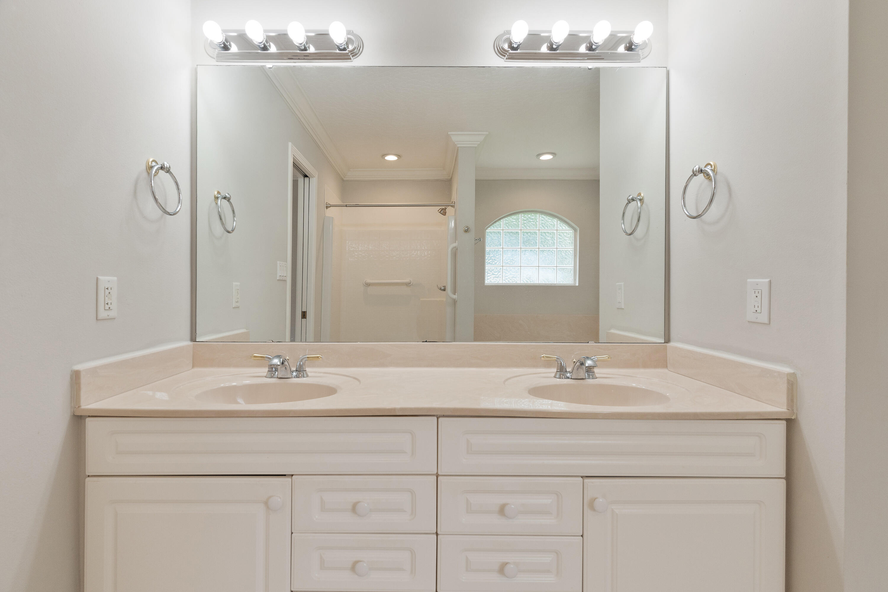 NORTH RIDGE CREEK S/D 1ST ADDN - Residential