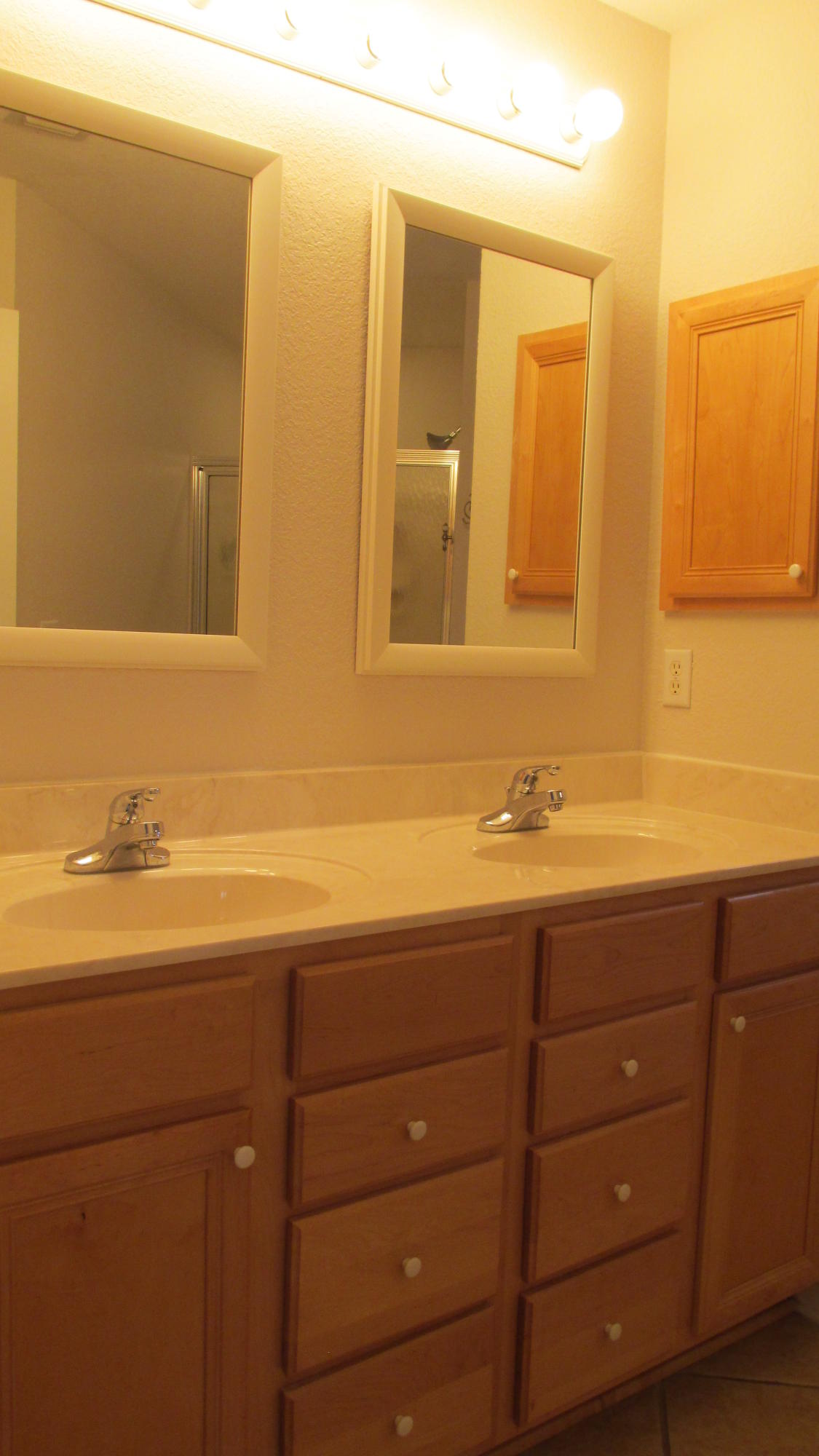 EMERALD LAKES PH 1 - Residential Lease