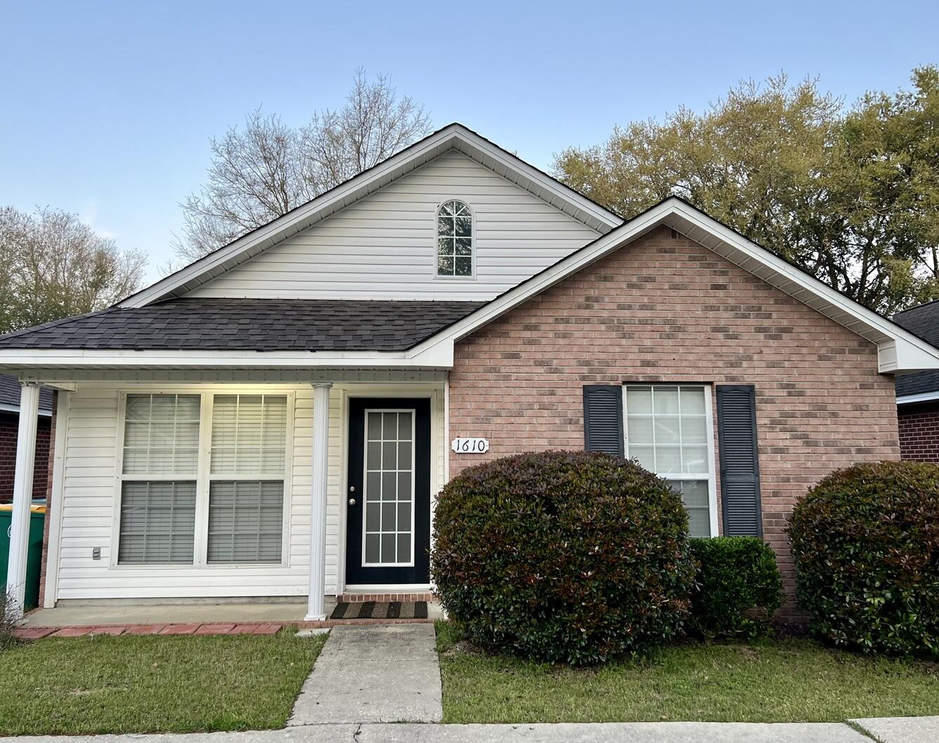 THE BUNGALOWS AT BLUEWATER BAY - Residential