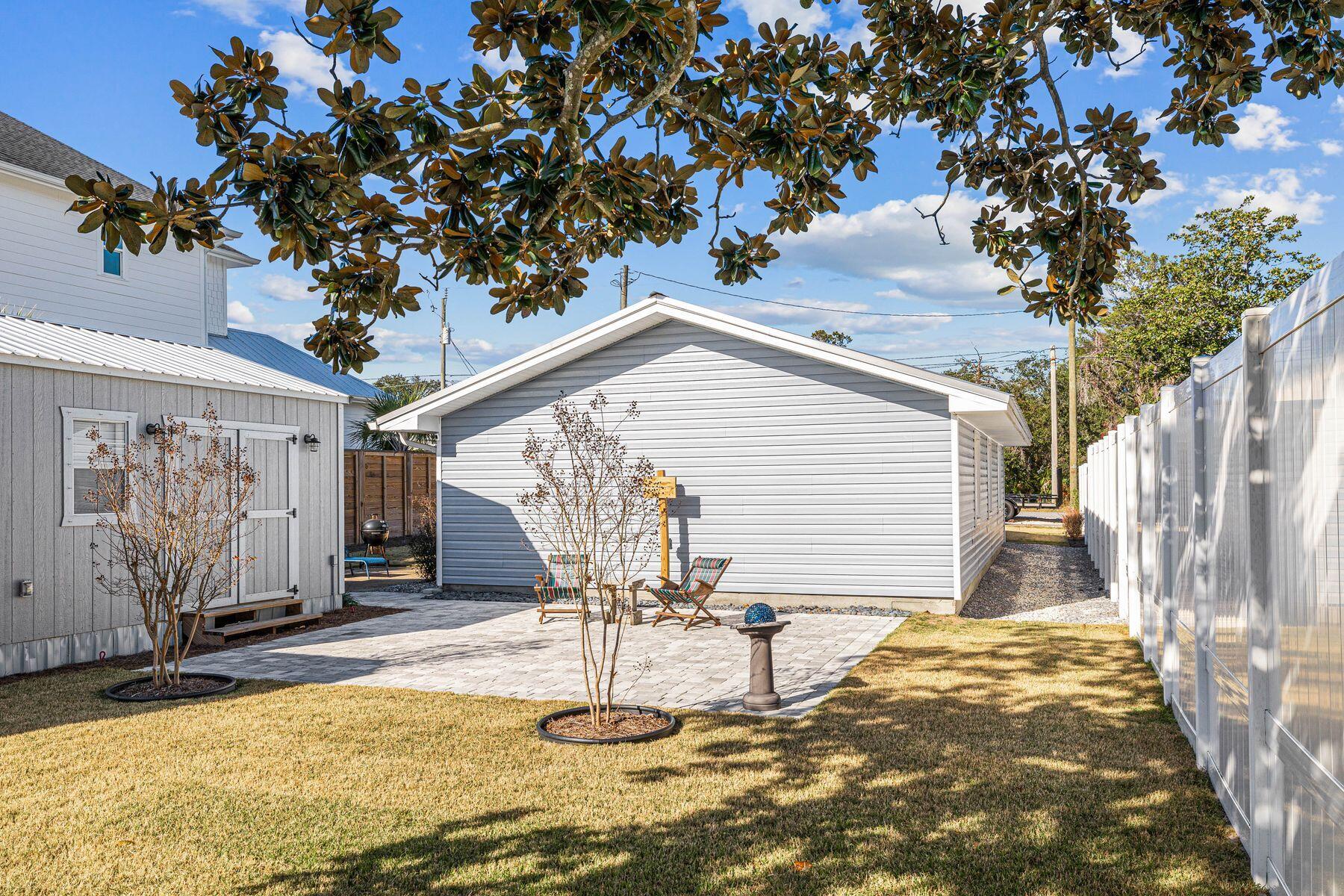 RIVIERA BEACH - Residential