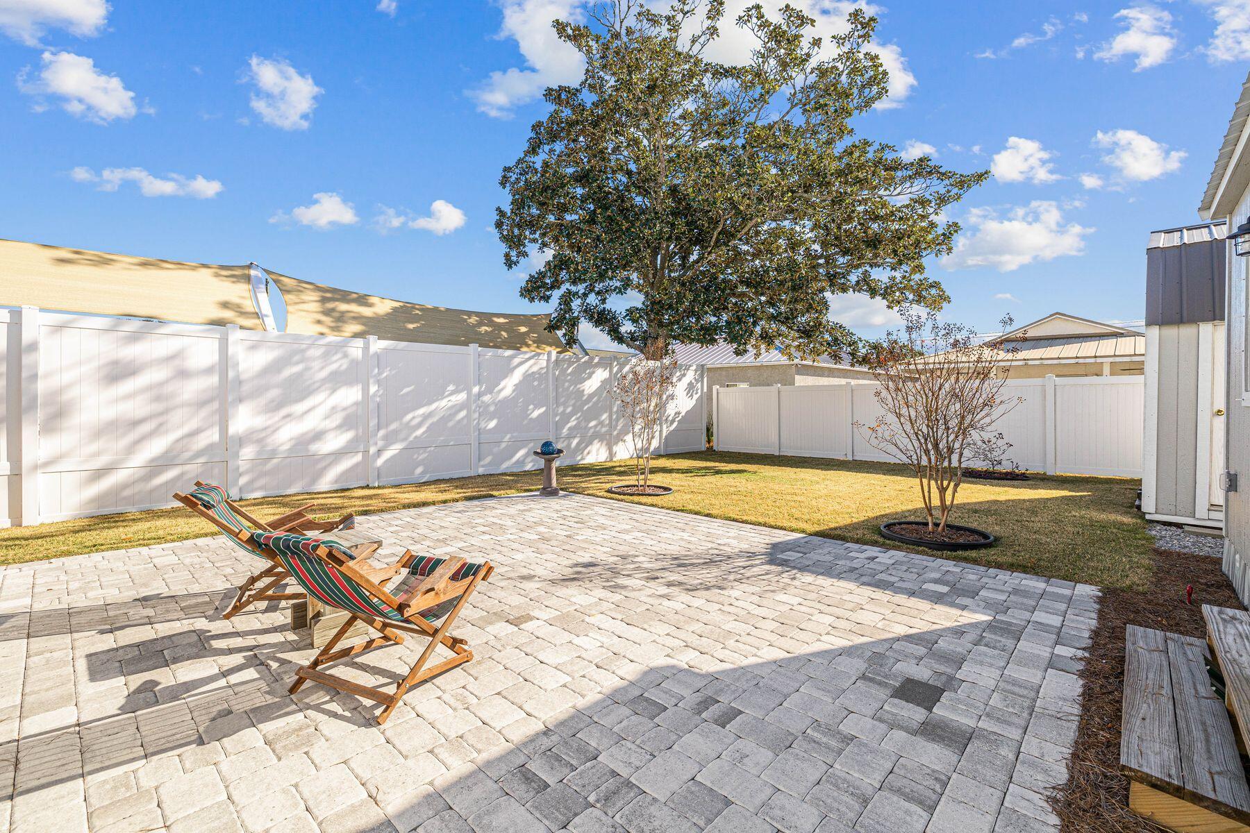 RIVIERA BEACH - Residential