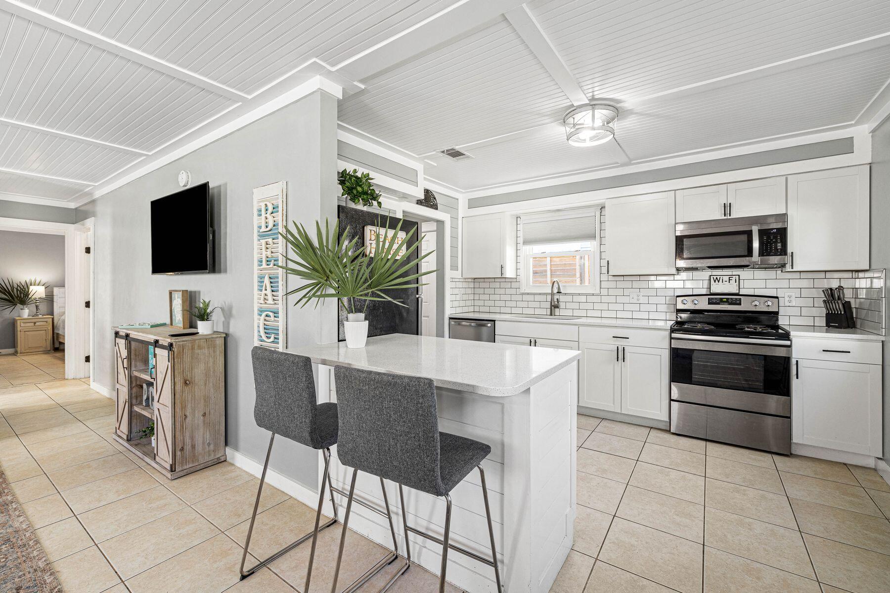 RIVIERA BEACH - Residential
