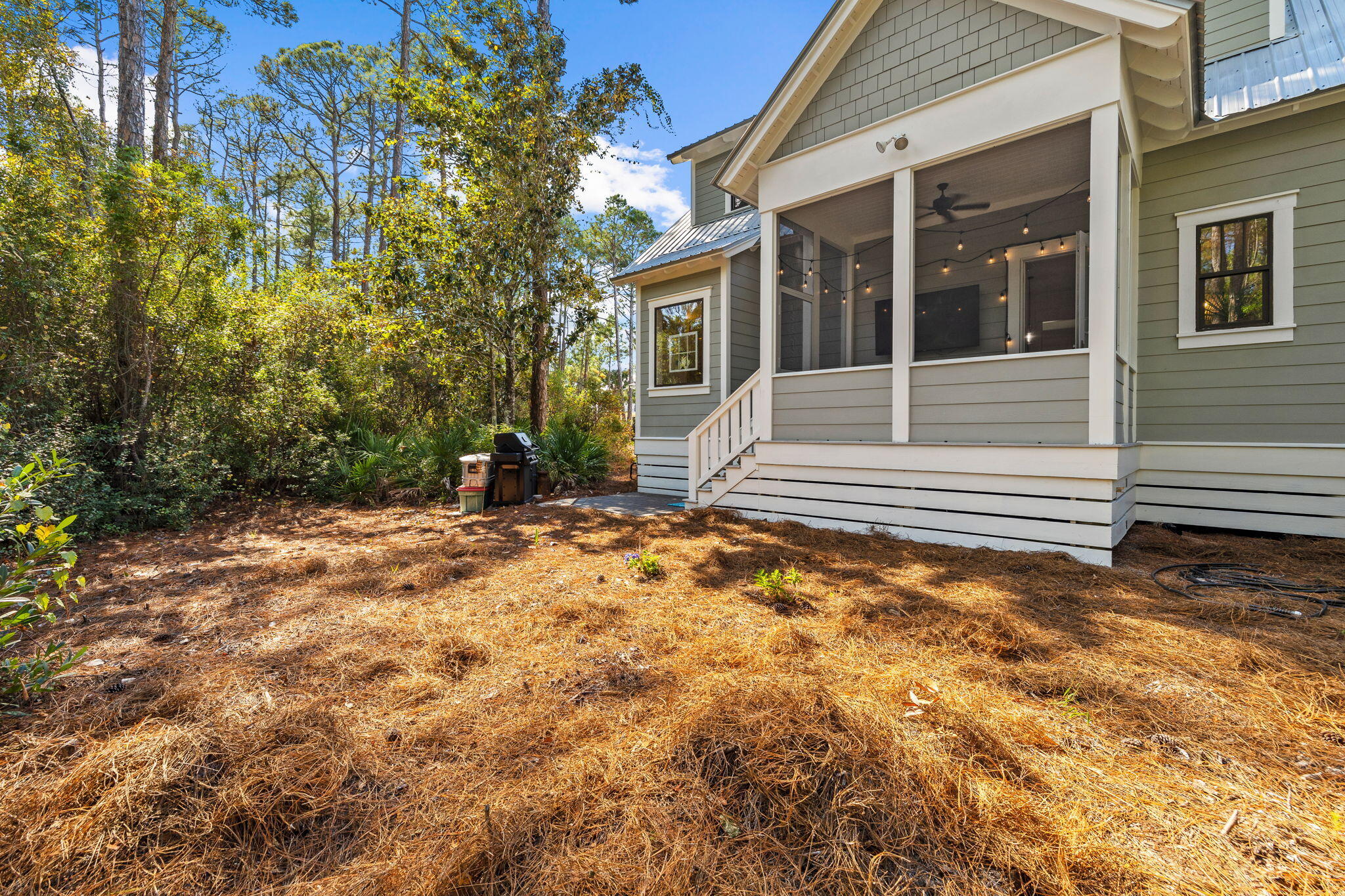COTTAGES AT EASTERN LAKE - Residential