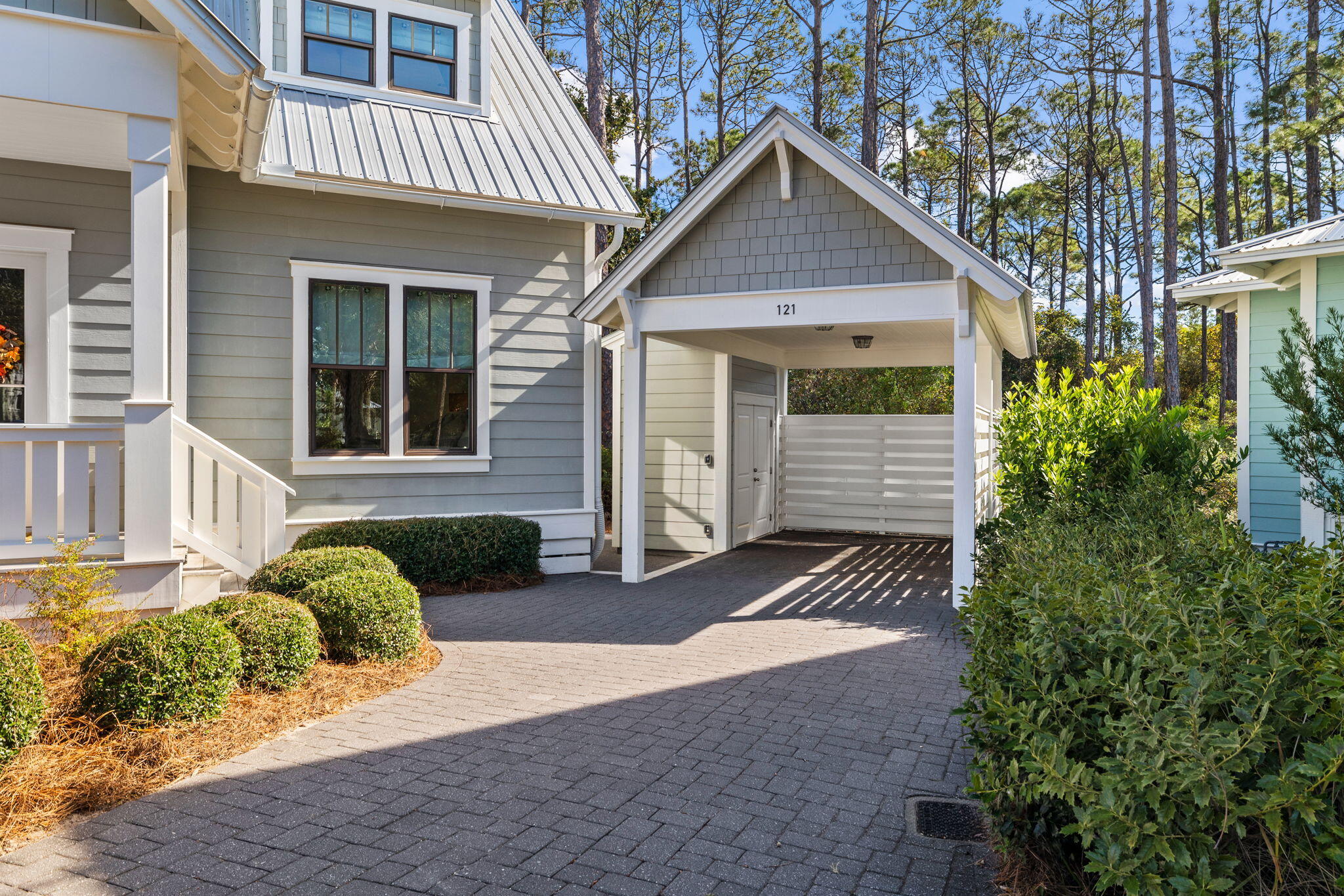 COTTAGES AT EASTERN LAKE - Residential