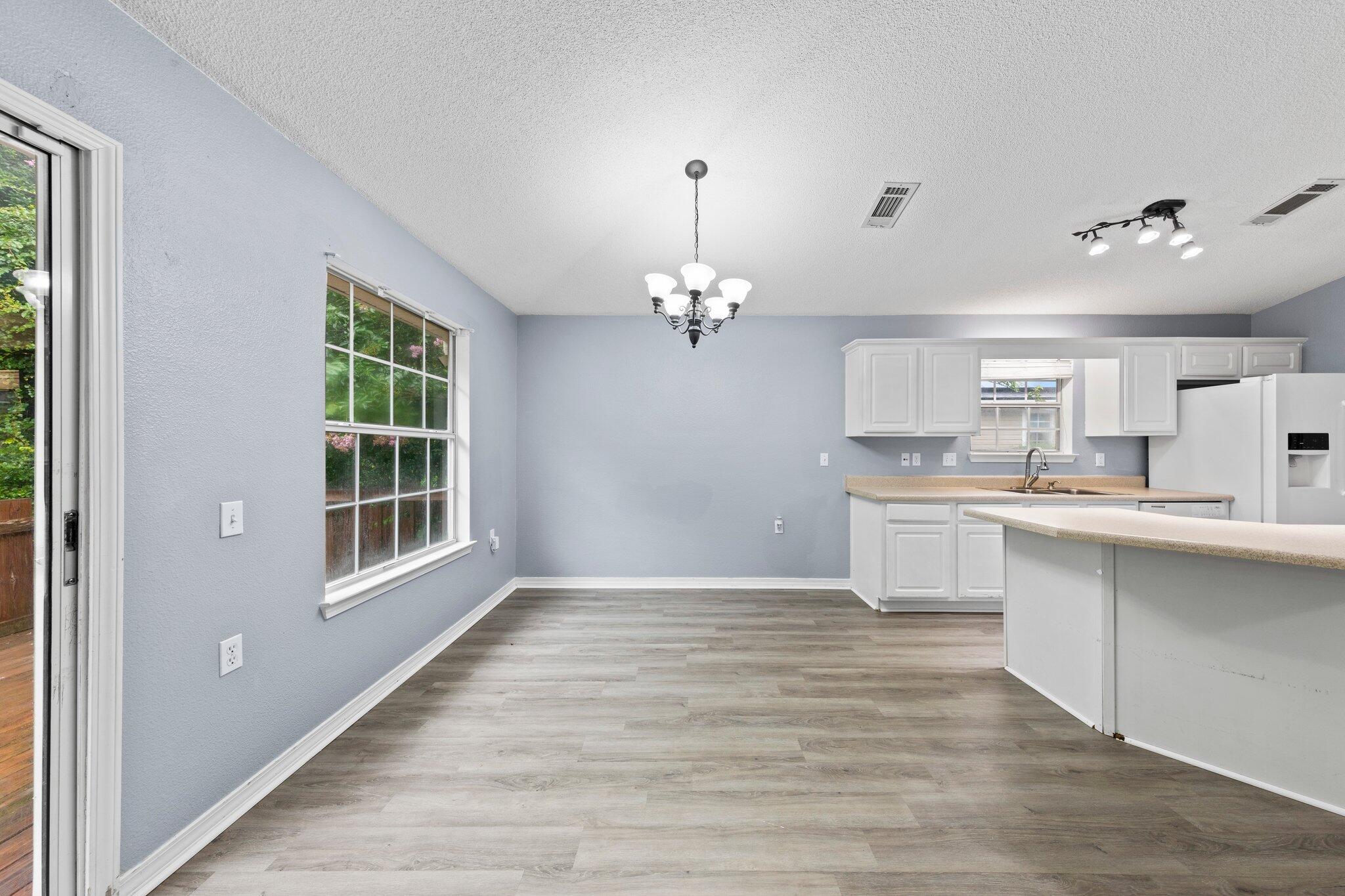 LAKEWOOD MANOR 1 - Residential