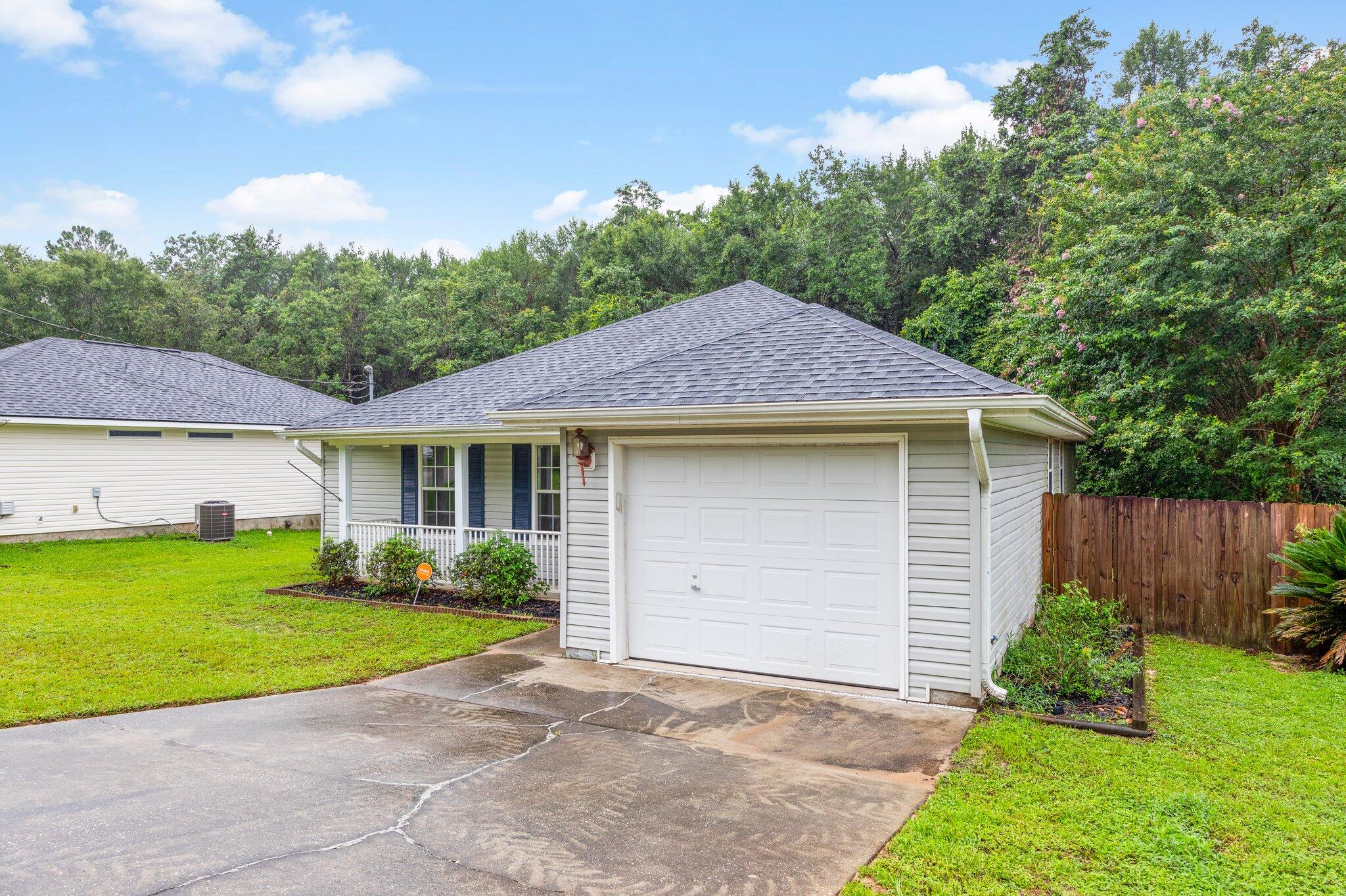 LAKEWOOD MANOR 1 - Residential