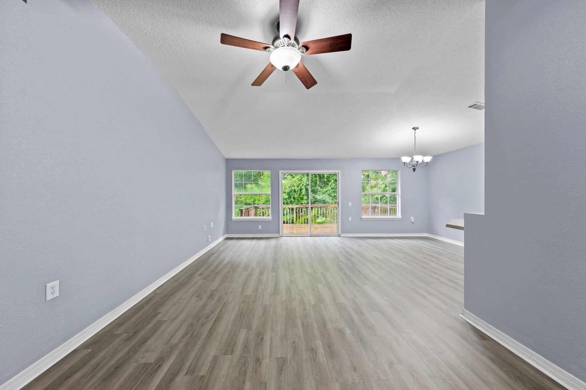 LAKEWOOD MANOR 1 - Residential