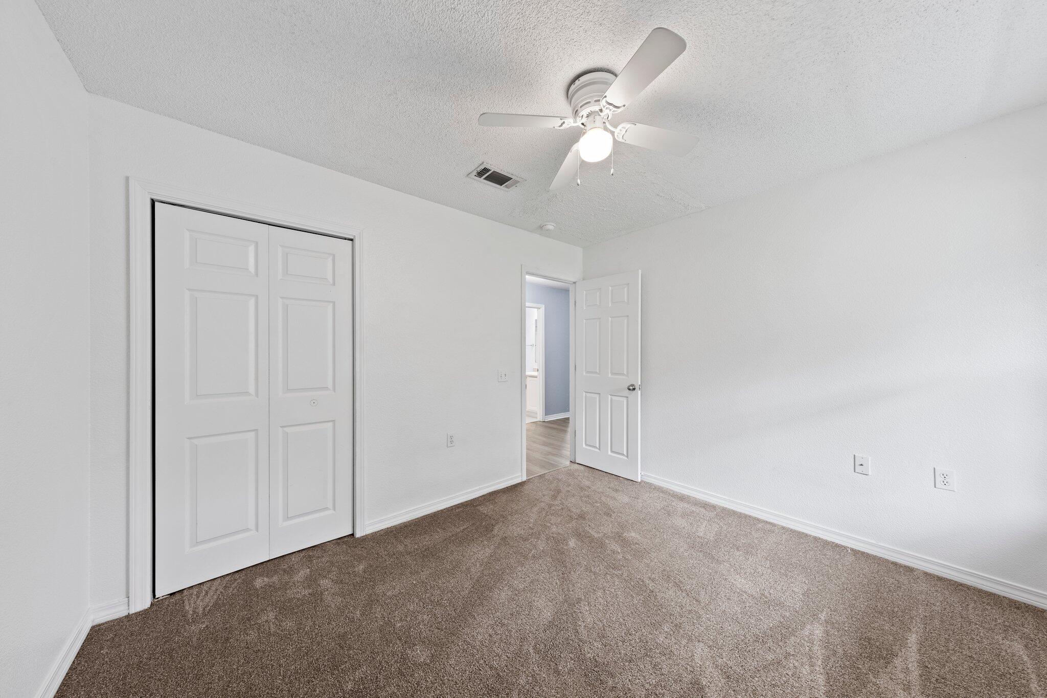 LAKEWOOD MANOR 1 - Residential