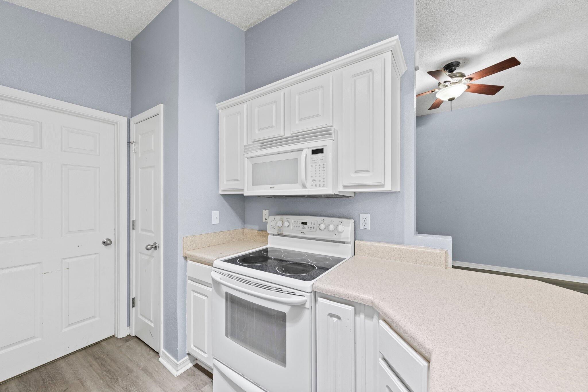 LAKEWOOD MANOR 1 - Residential