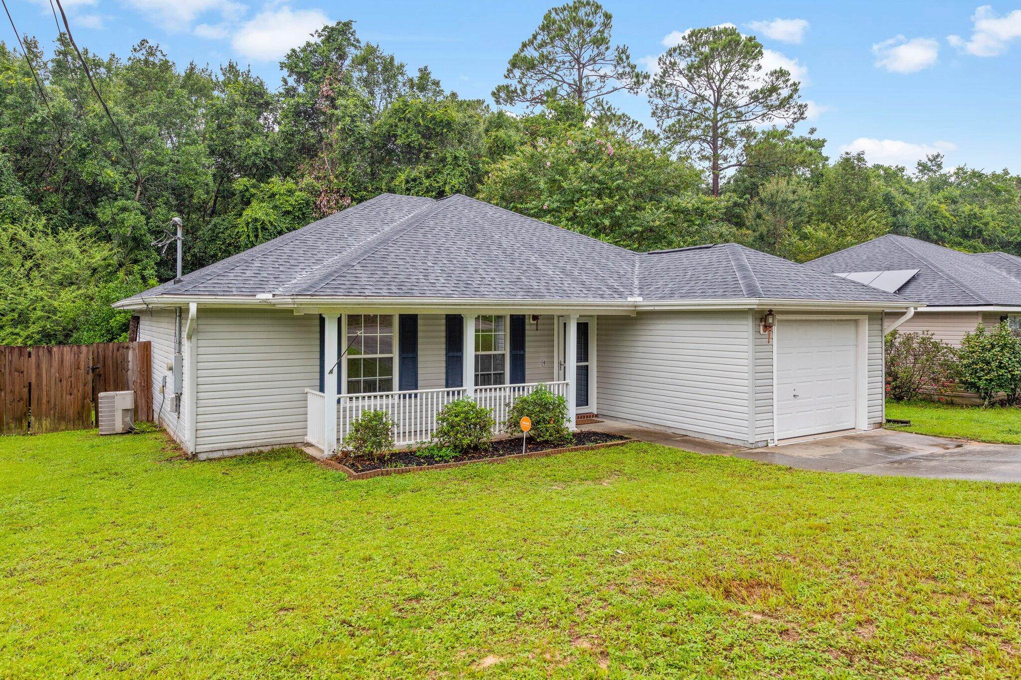 LAKEWOOD MANOR 1 - Residential