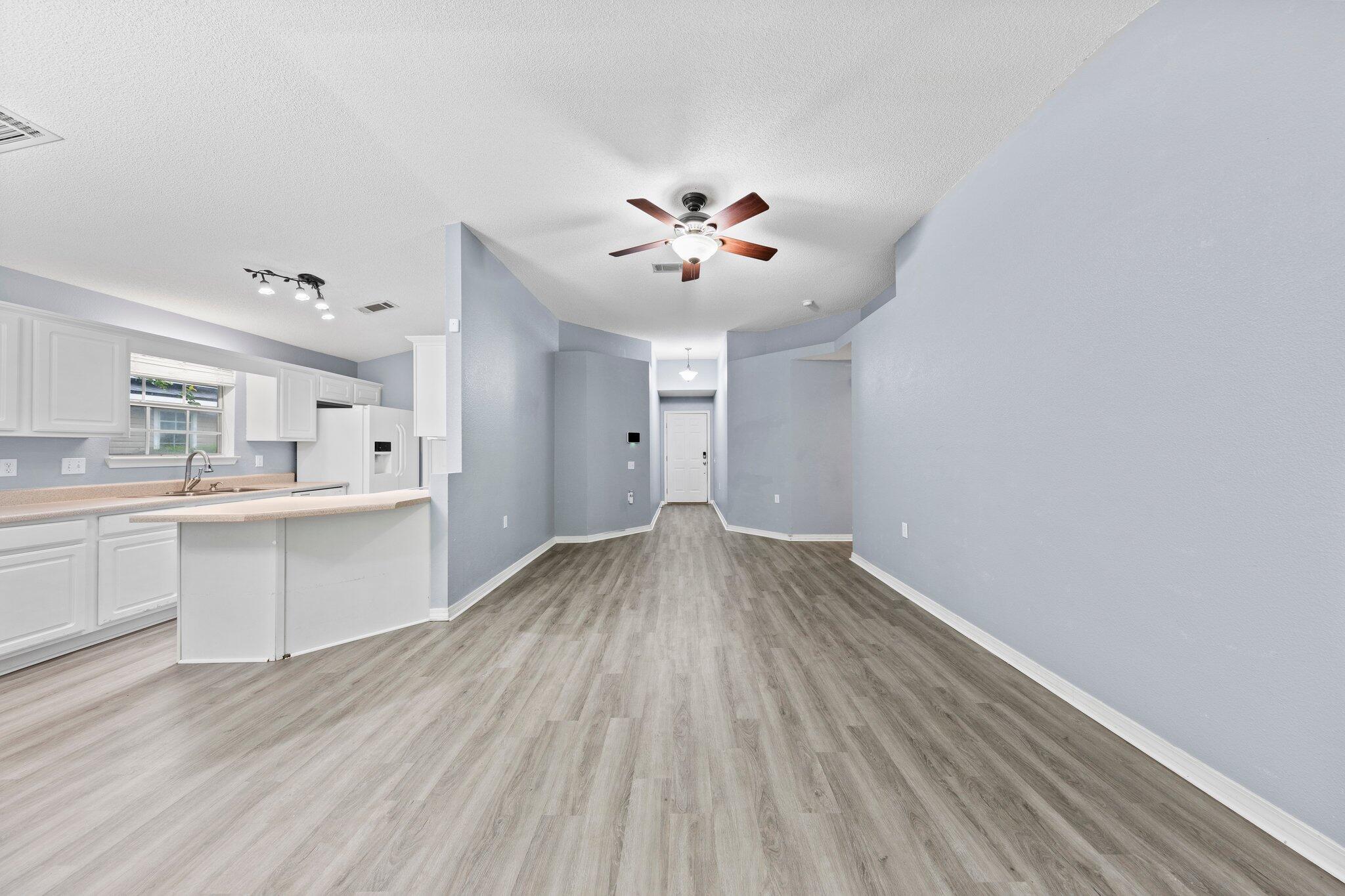 LAKEWOOD MANOR 1 - Residential