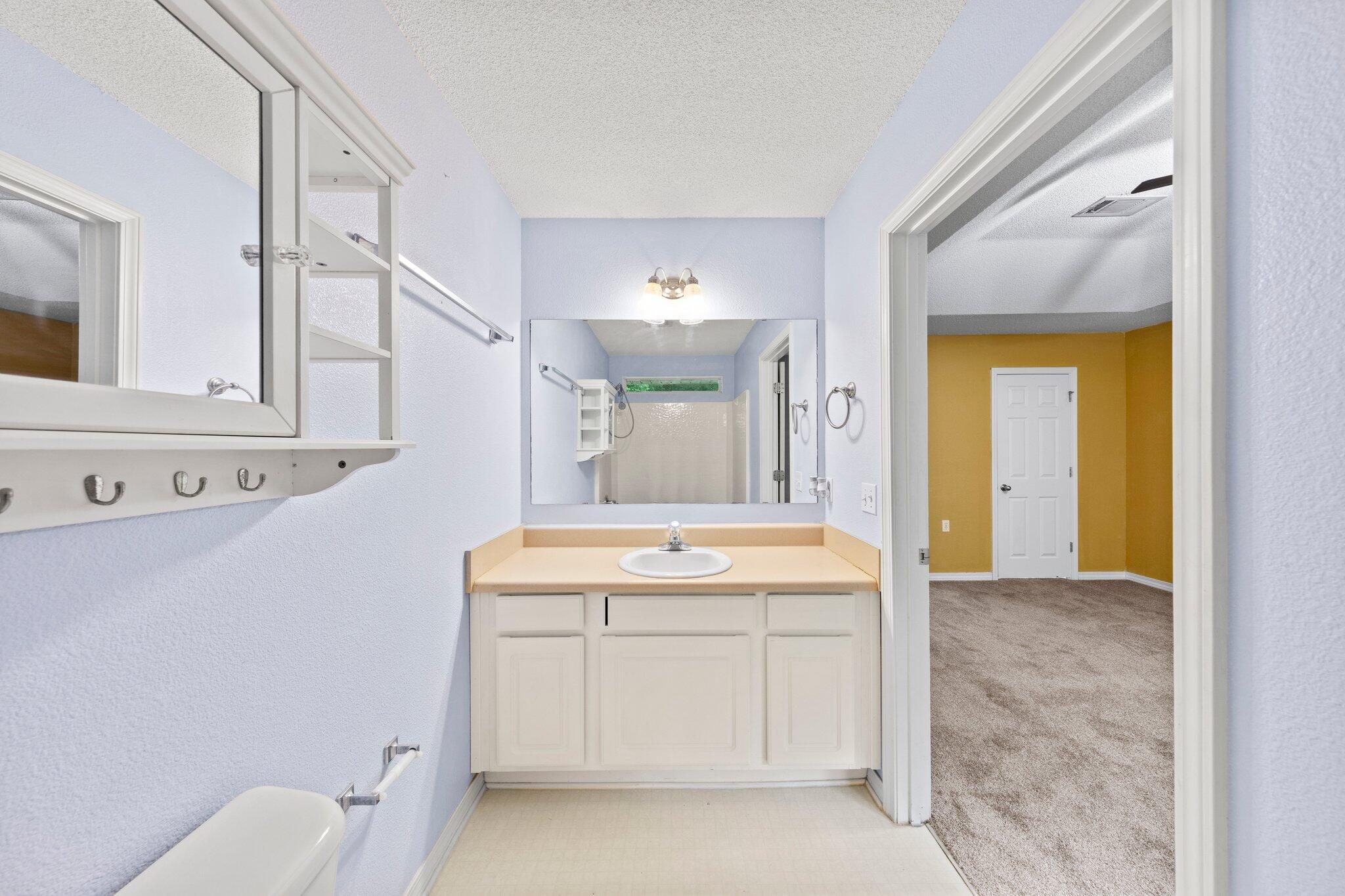 LAKEWOOD MANOR 1 - Residential