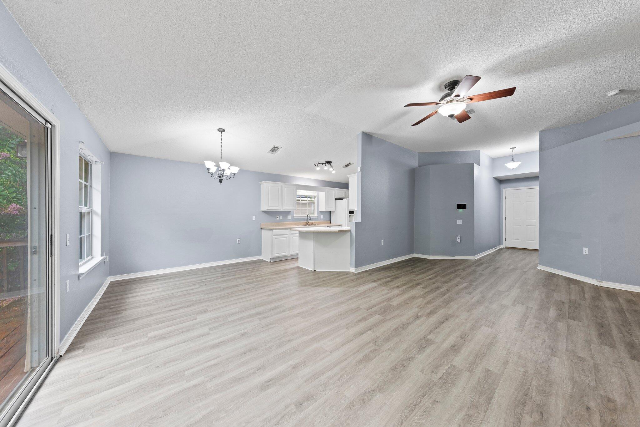 LAKEWOOD MANOR 1 - Residential