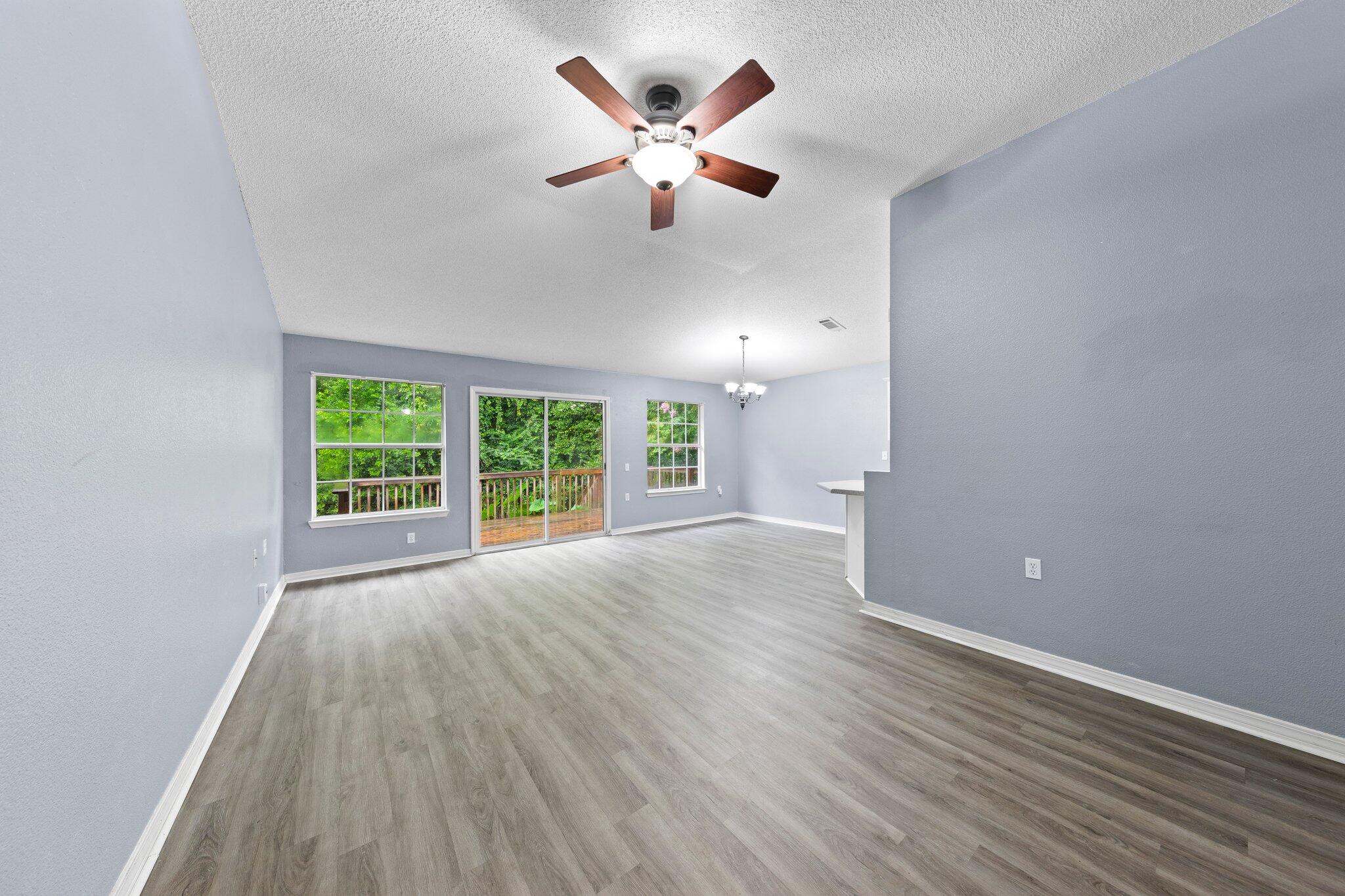 LAKEWOOD MANOR 1 - Residential