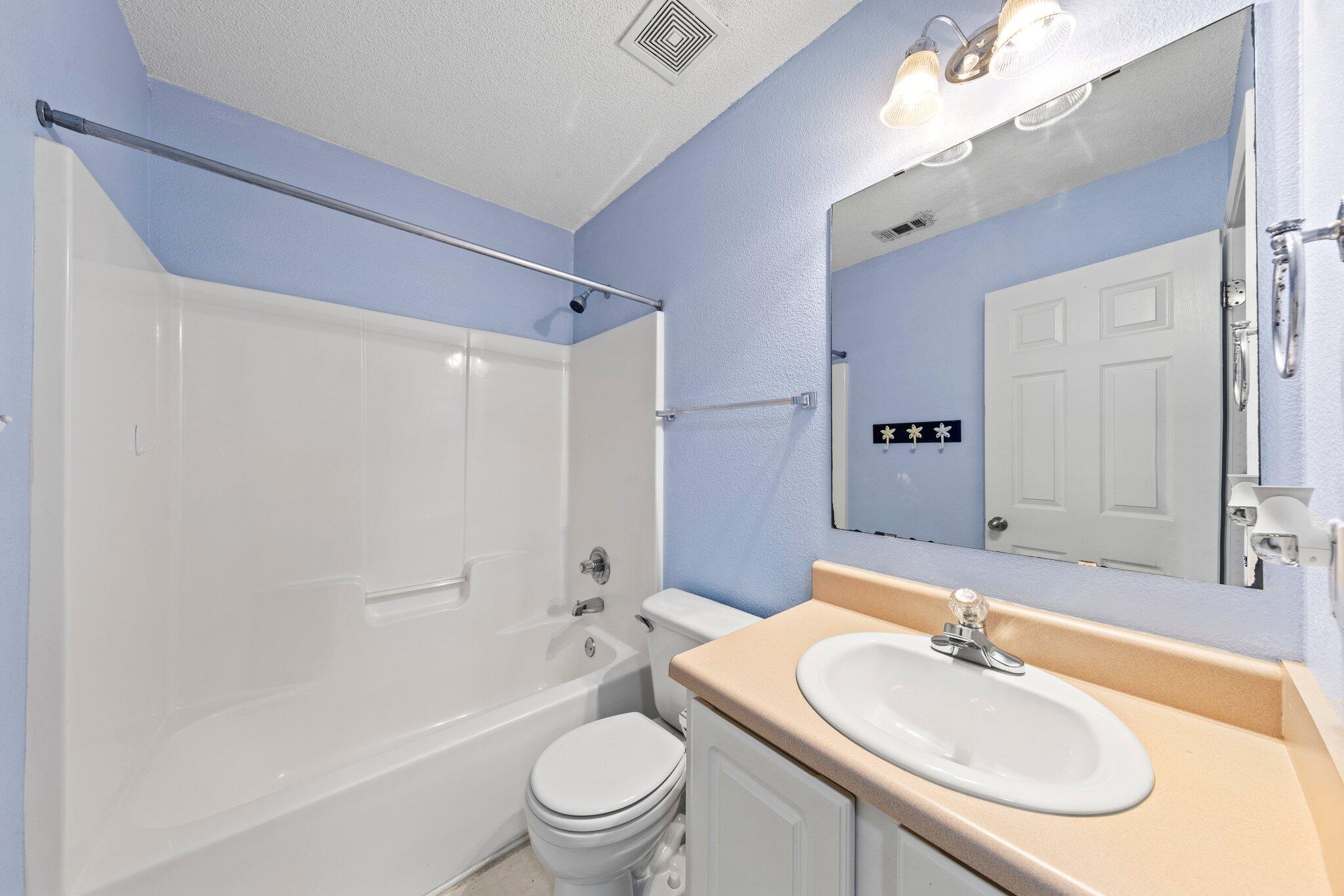 LAKEWOOD MANOR 1 - Residential