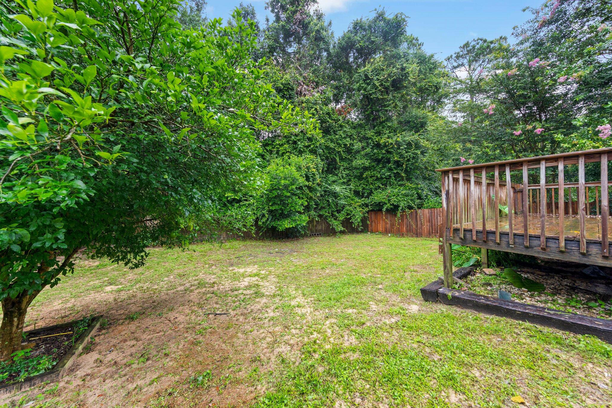 LAKEWOOD MANOR 1 - Residential