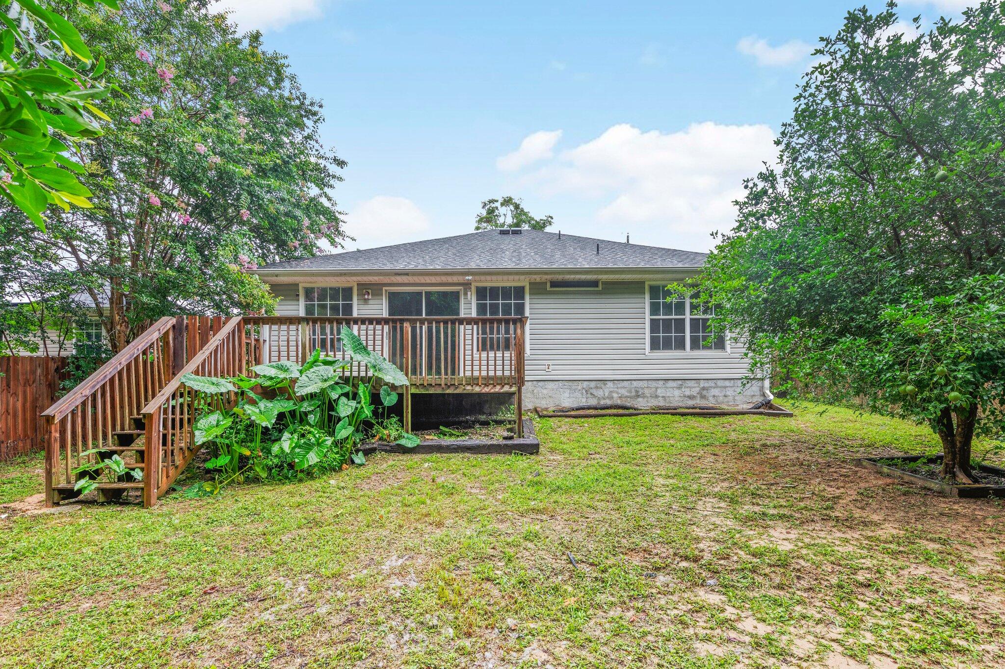 LAKEWOOD MANOR 1 - Residential