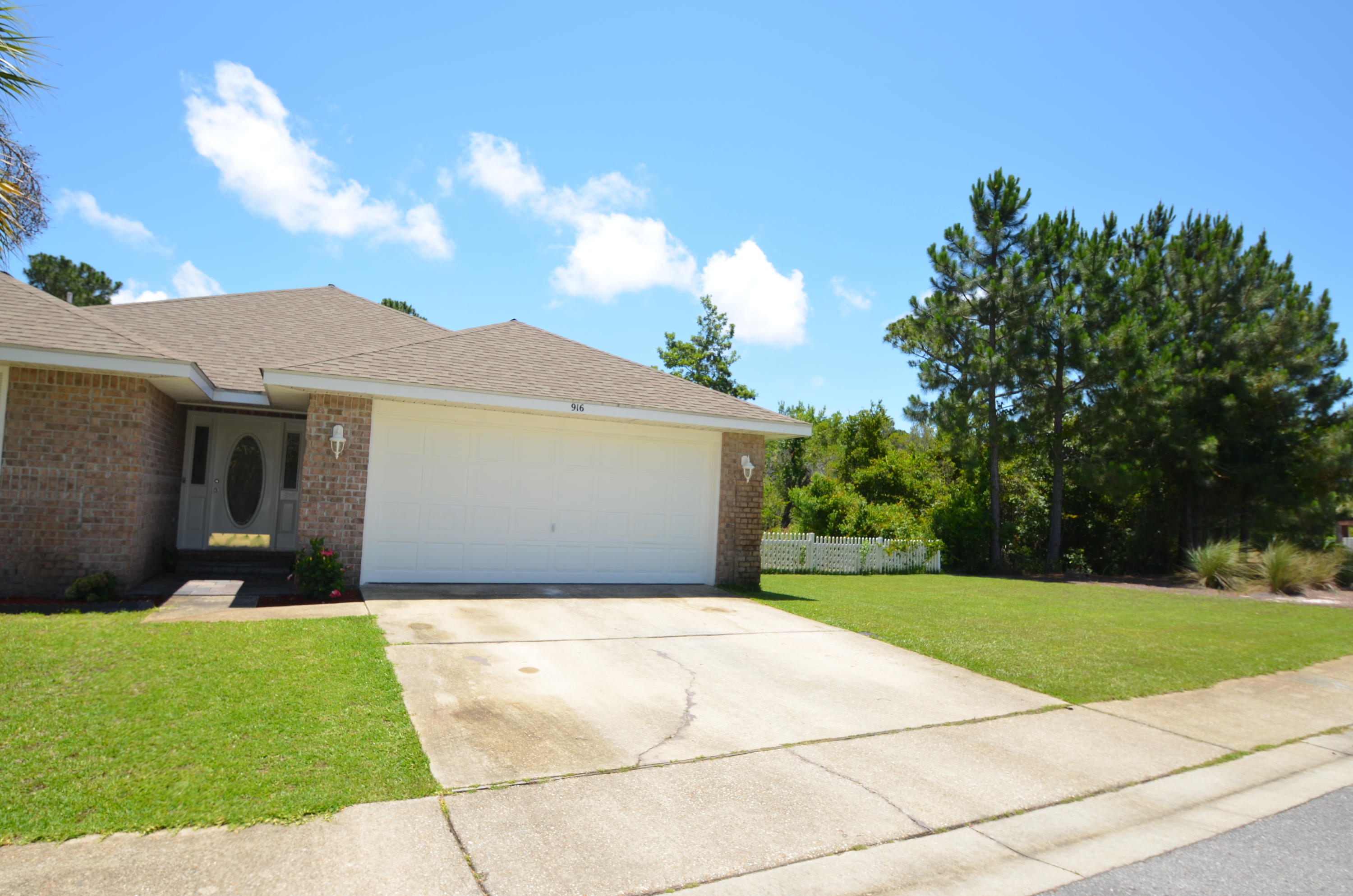 MARSH HARBOR - Residential