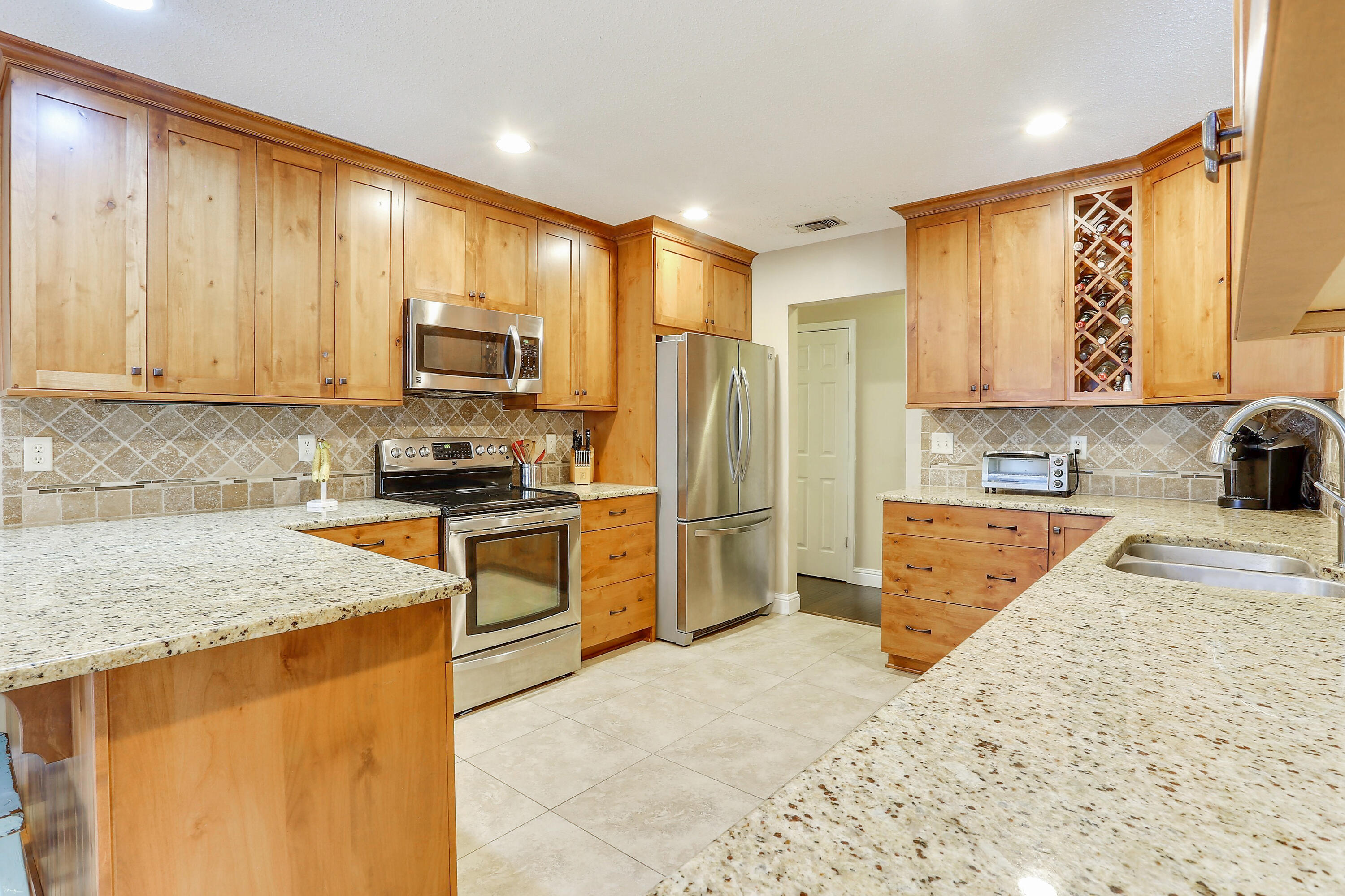 RAINTREE ESTATES - Residential