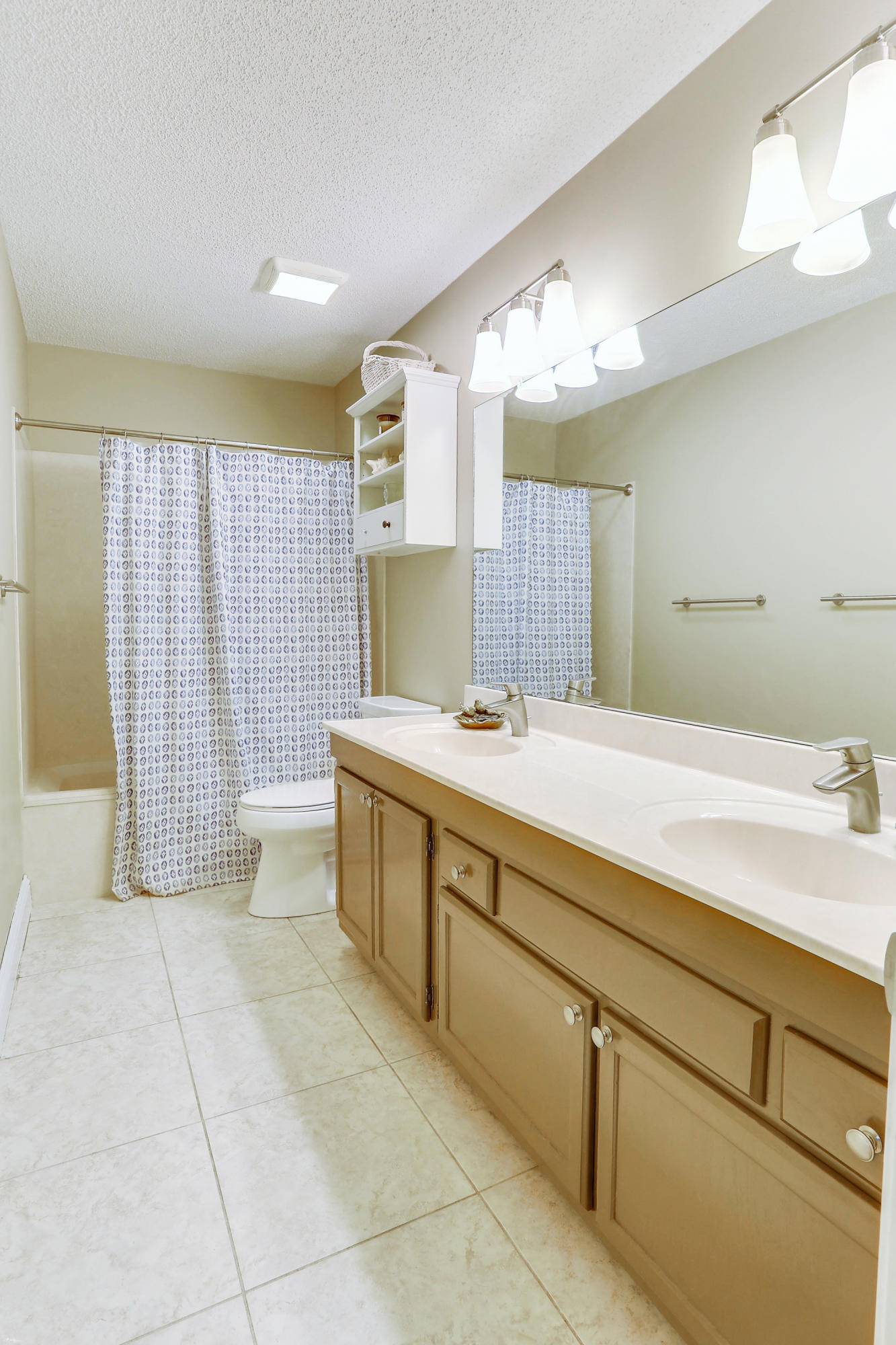 RAINTREE ESTATES - Residential