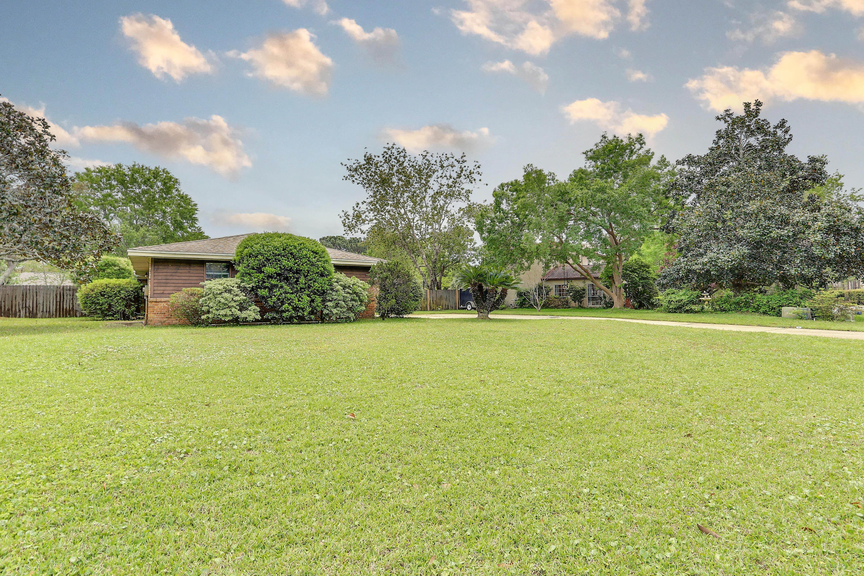 RAINTREE ESTATES - Residential