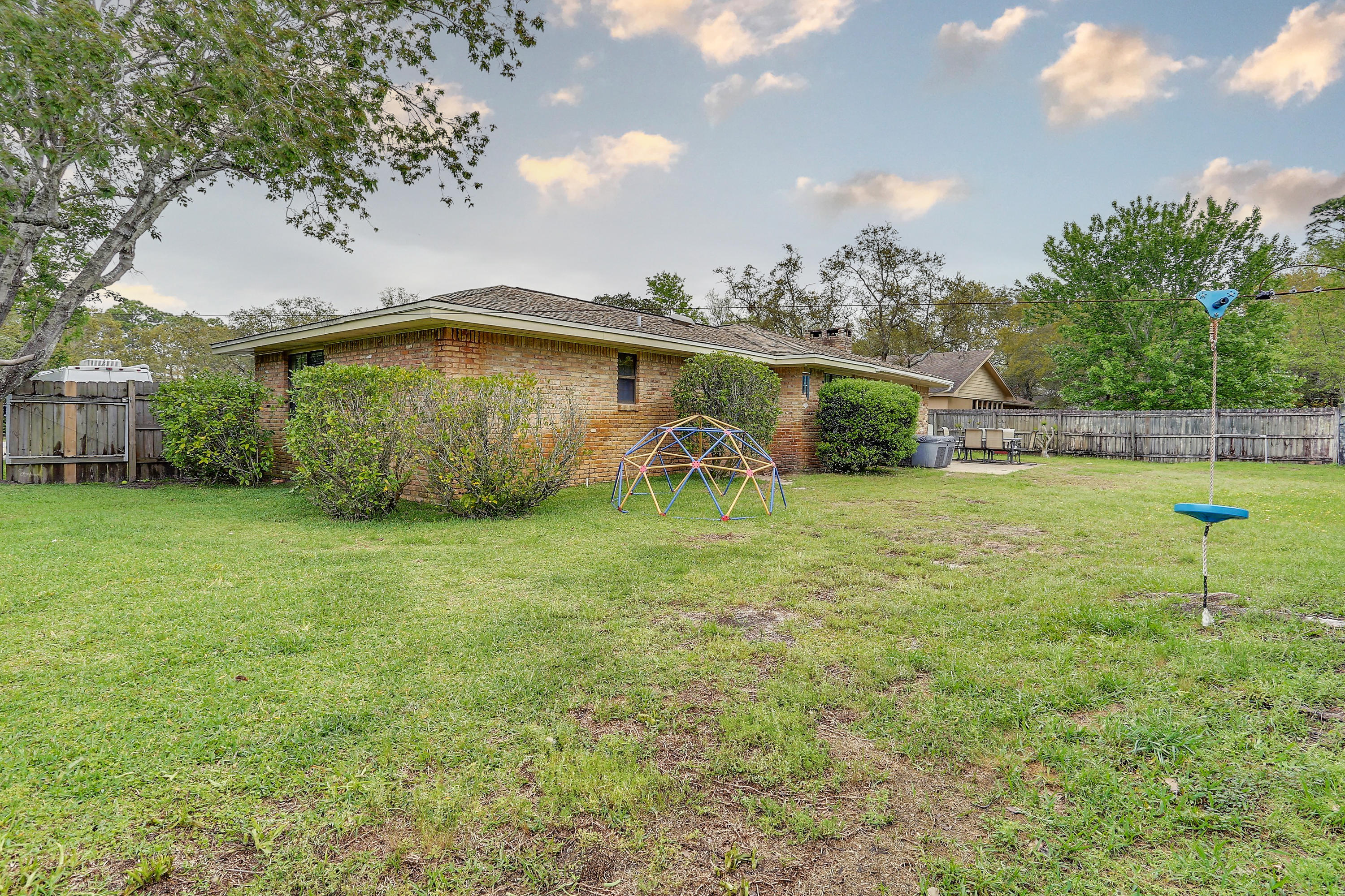 RAINTREE ESTATES - Residential