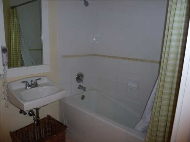 PILOT HOUSE - Residential